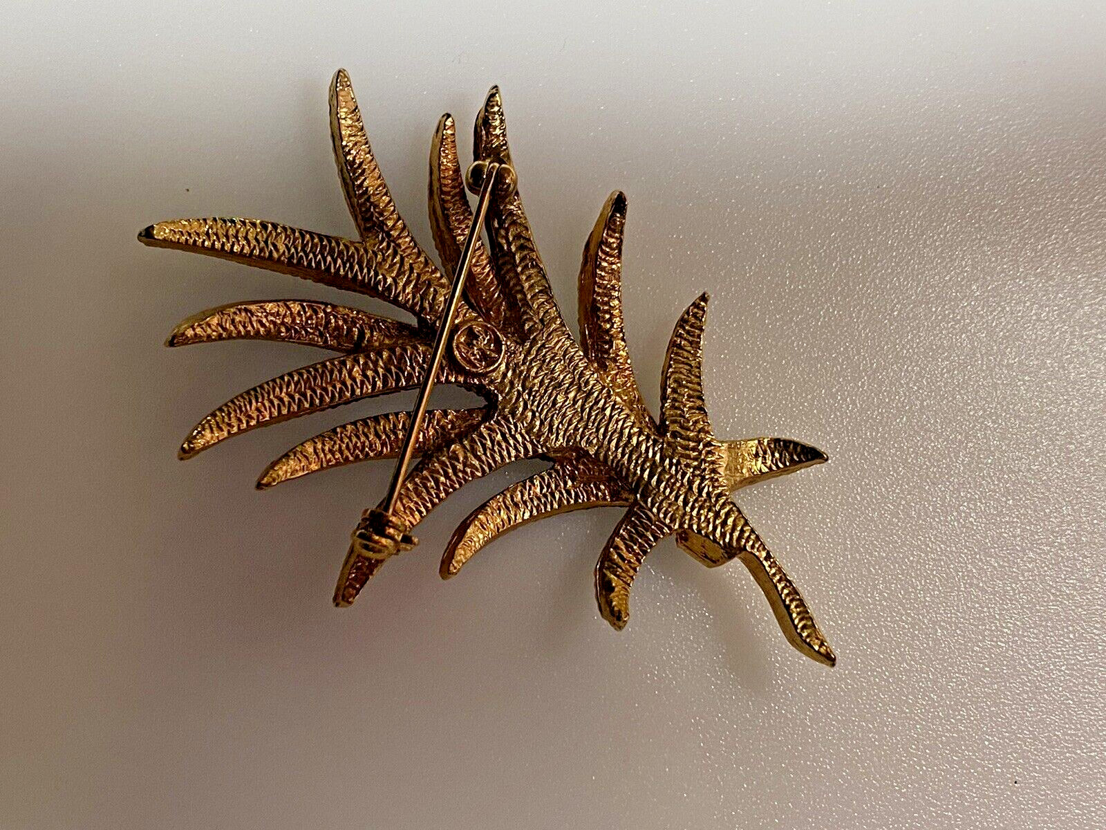 Vintage Brooch Angel Palm Leaf Enamel Gold Metal Blue Green 17.30g
