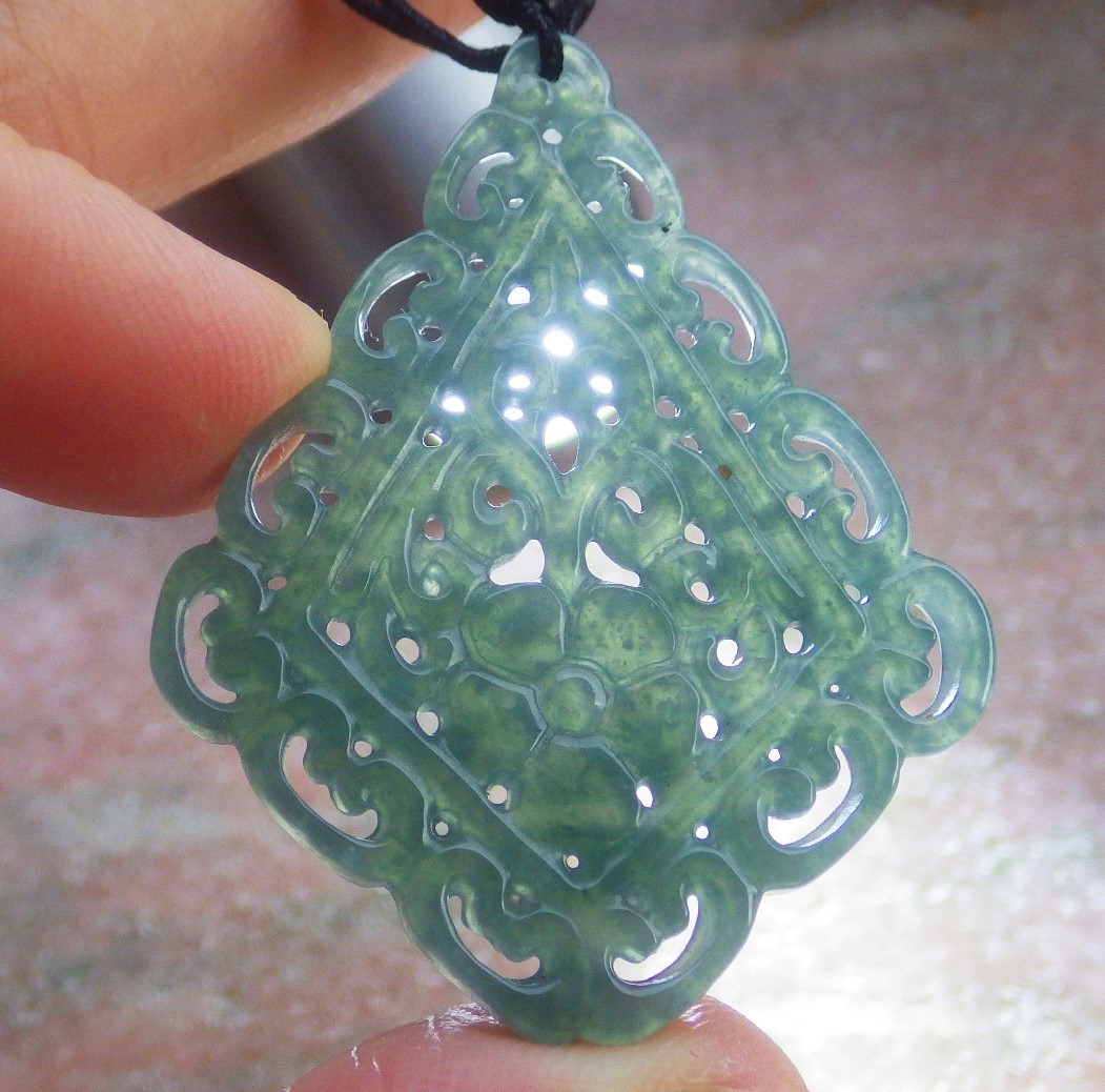1Pcs Icy Green Natural Grade 100% A Jade jadeite Pendant Flower Necklace 733000