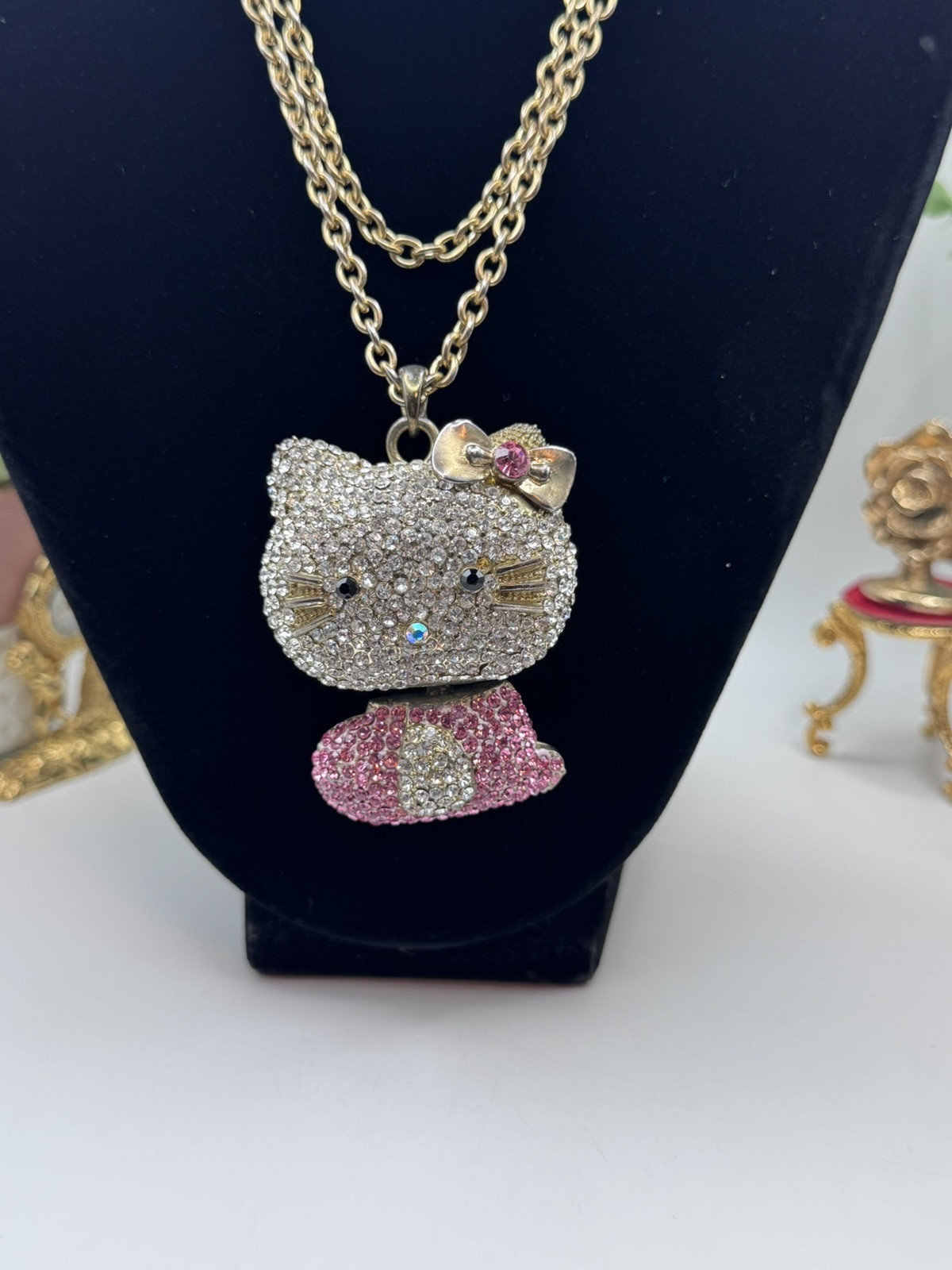Gold Tone Long Necklace Whit Rhinestone Hello Kitty Pendant 35” Long