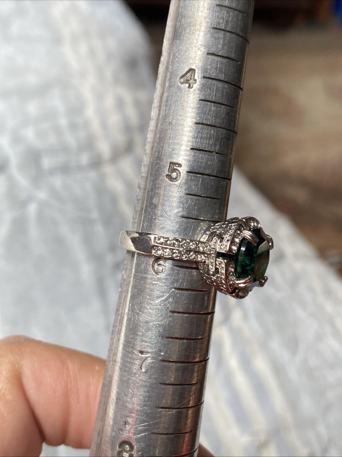 Good Quality Costume Faux Emerald Ring Silver Tone Size 6