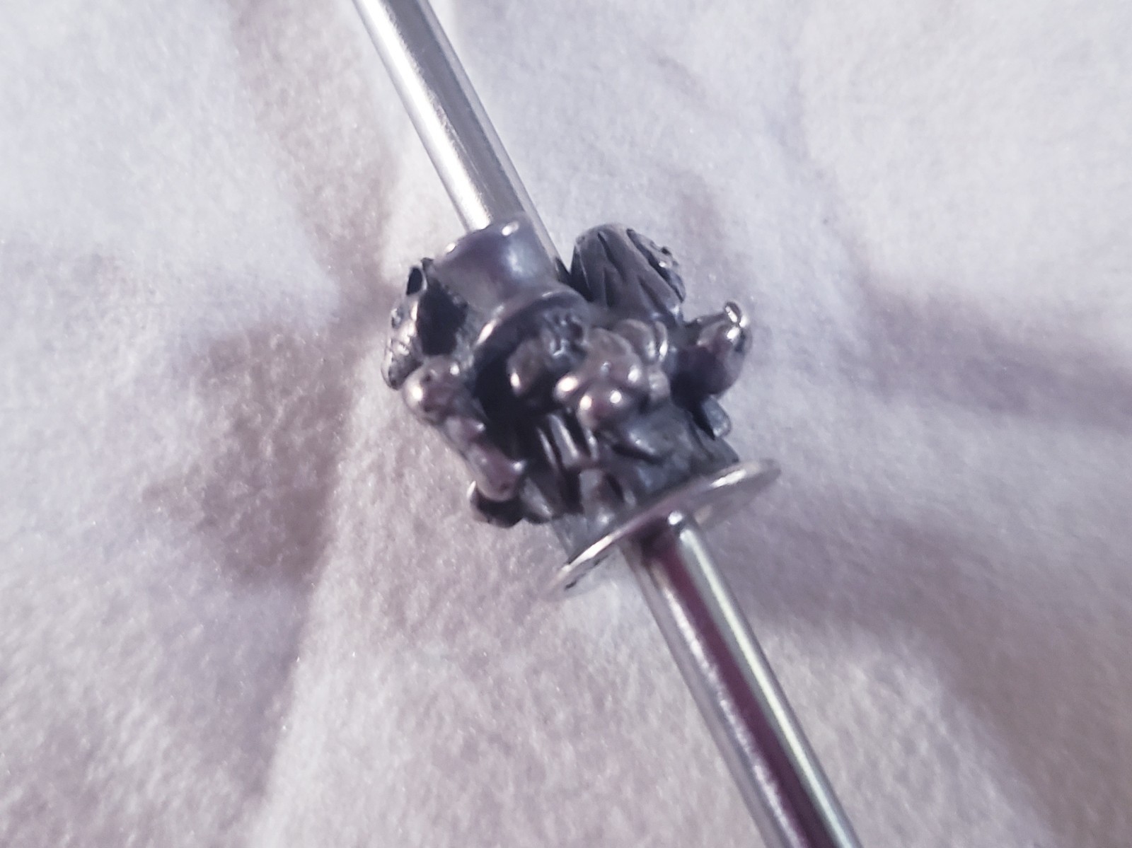Gently Pre-own Trollbeads HTF World Tour United Kingdom Alice in Wonderland Bead