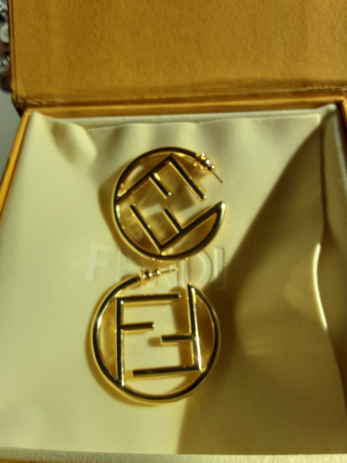 100% Fendi Earrings 💜💜 logo FF hoops 1.3 inch magnetic box