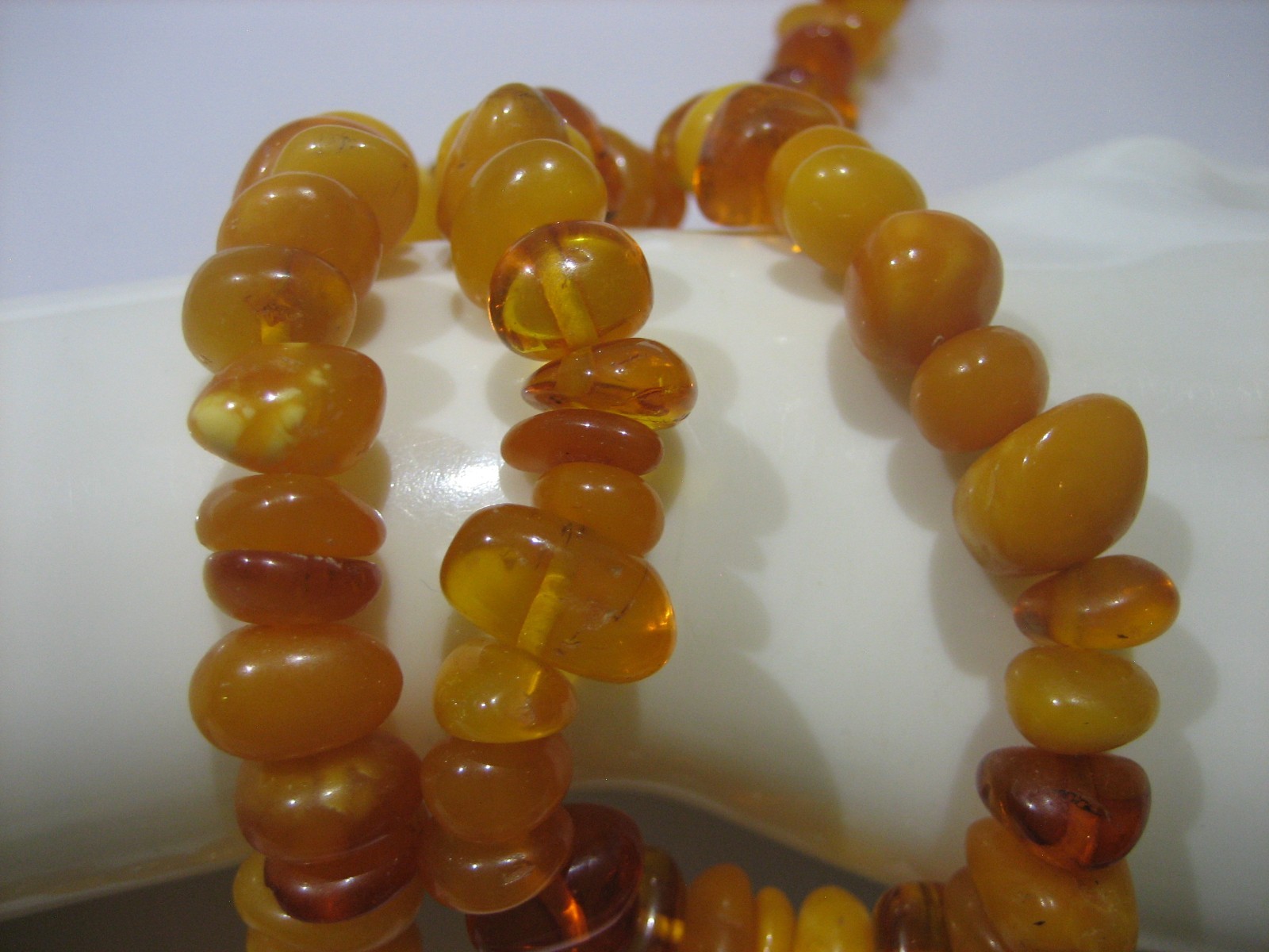 Vintage 21″ Baltic Honey & Butterscotch Amber Necklace with Amber Screw Clasp