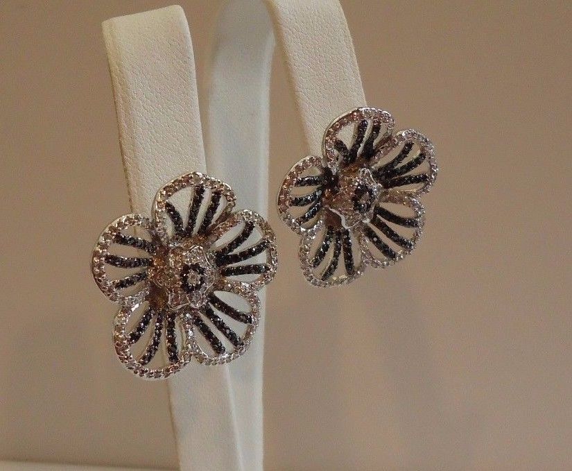 925 STERLING SILVER FLOWER PENDANT NECKLACE & EARRING 11 CT LAB SIMULANT DIAMOND