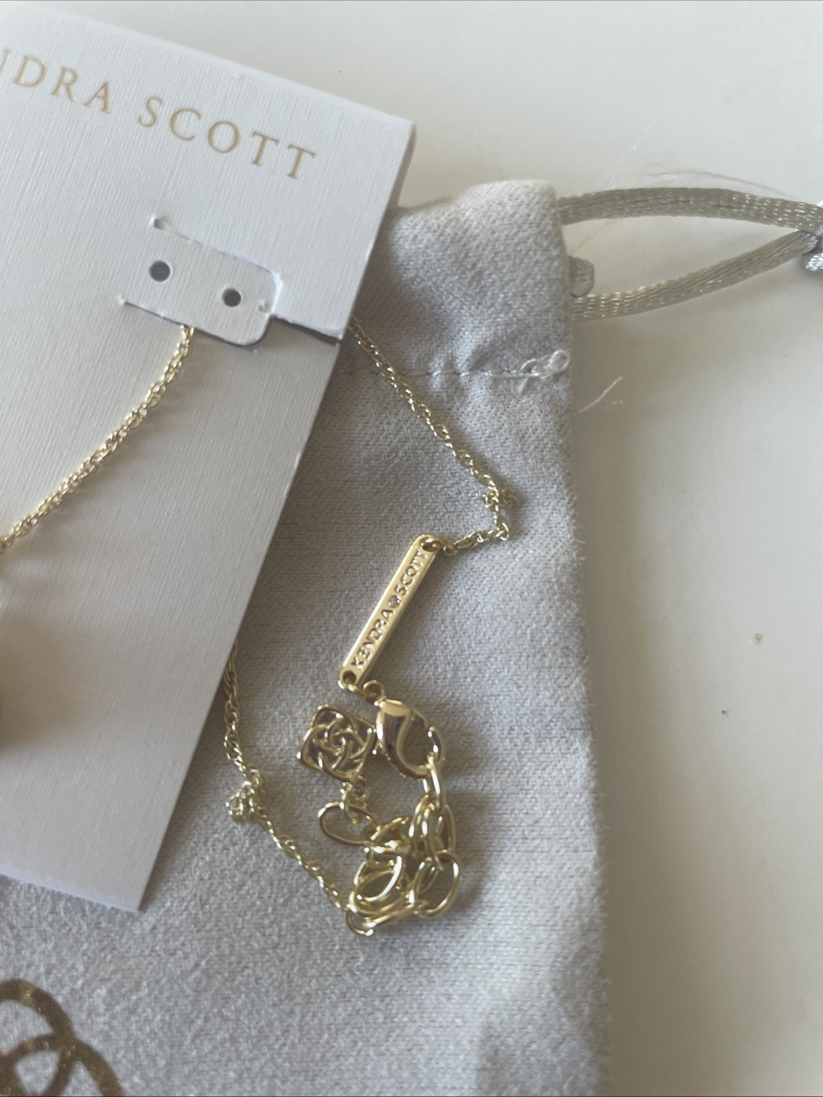 Kendra Scott Mallory Rose Necklace – Gold / Whit