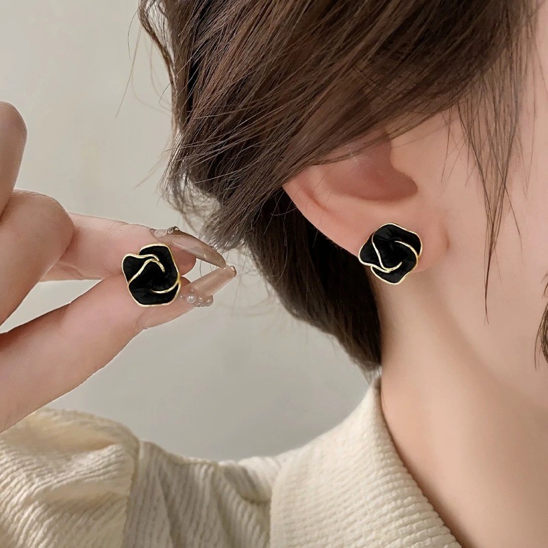 Black Camellia Ear Studs Women’s Elegant Earrings Alloy Fashion Jewelry