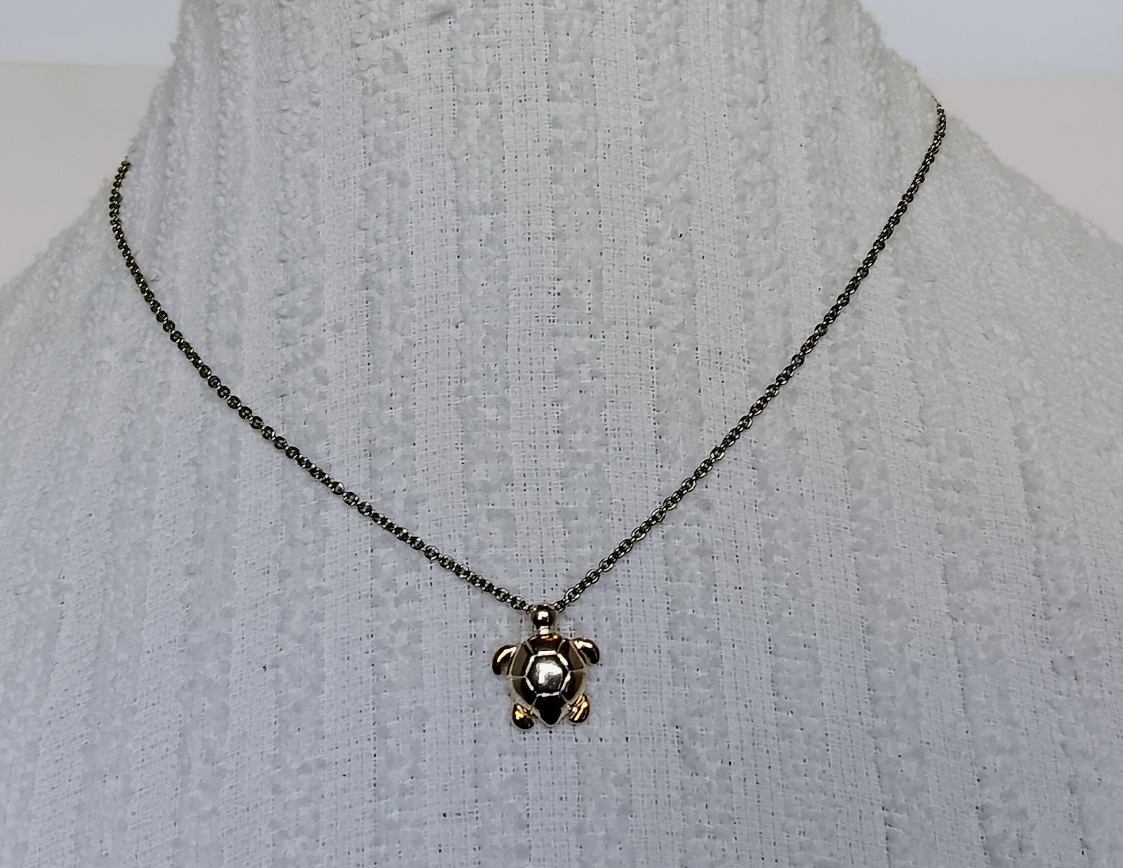 Silvertone Tortoise Sea Turtle Necklace & Earrings 18-20.5 in