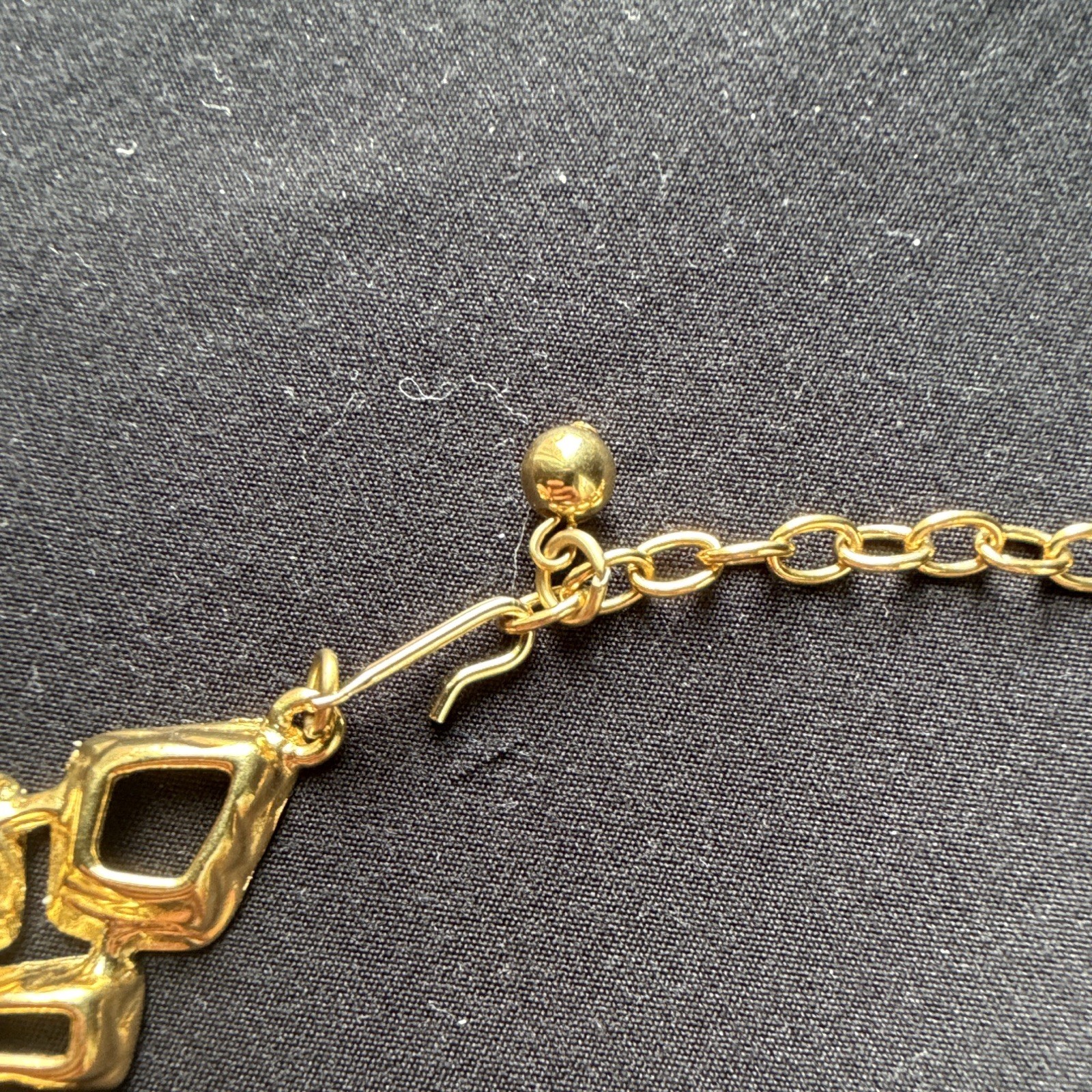 Vintage Trifari Signed Gold Tone Vibrant 17” Necklace