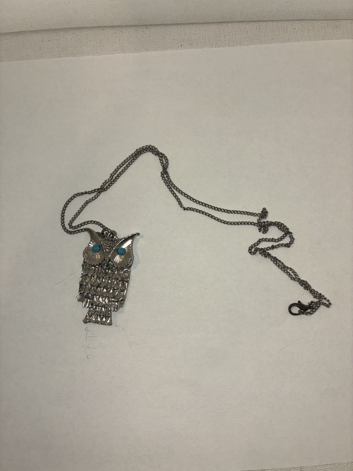 Lot of assorted women’s necklaces/ chains 26 in total.