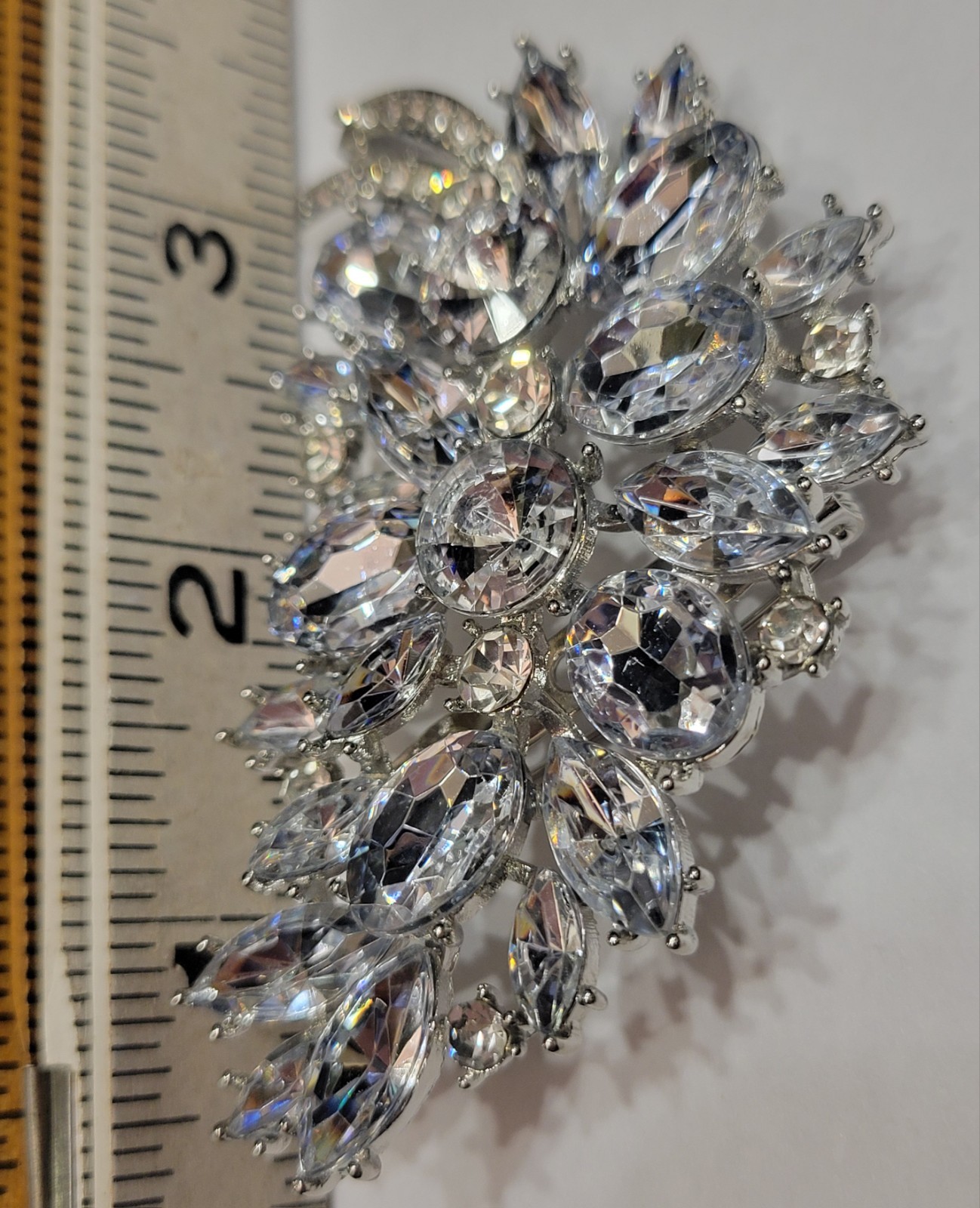Big Beautiful Clear Floral Flower Bouquet Leaf All Occasions Brooch Pin CA P85-1