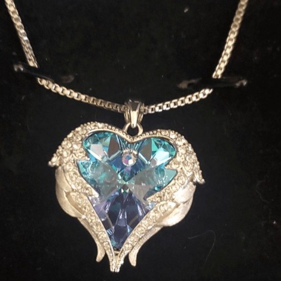 CDE Angel Wing Heart Jewelry Set Blue Crystal Necklace Stud Earrings Silver Tone