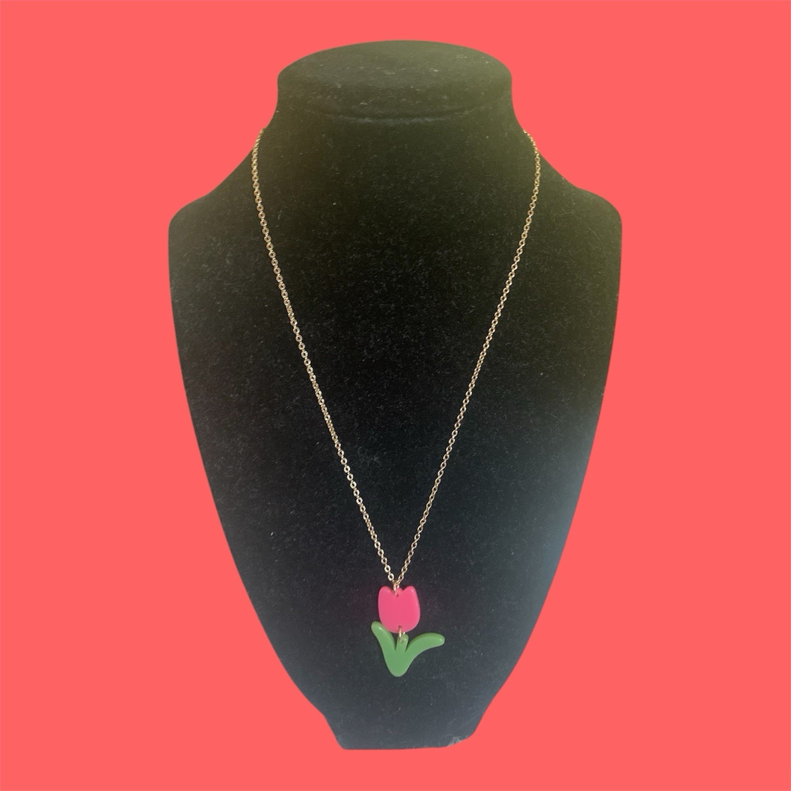 NWOT Unbranded Pink Tulip Flower Pendant Necklace Gold Link Chain Resin Acrylic
