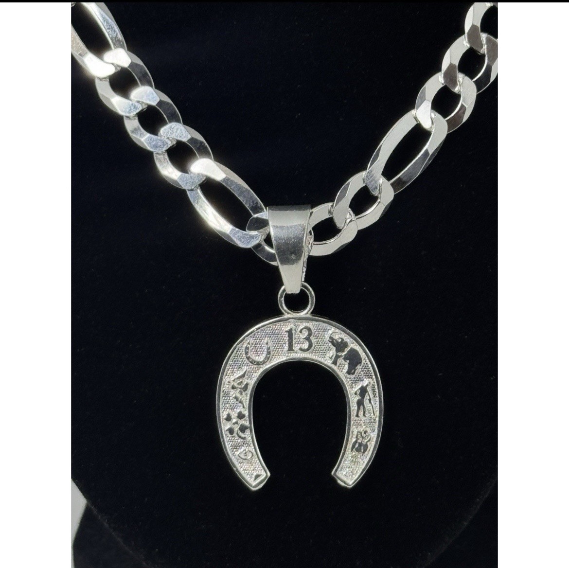 Silver Tone Figaro Chain Necklace Horseshoe Charm Pendant Lobster No Stone