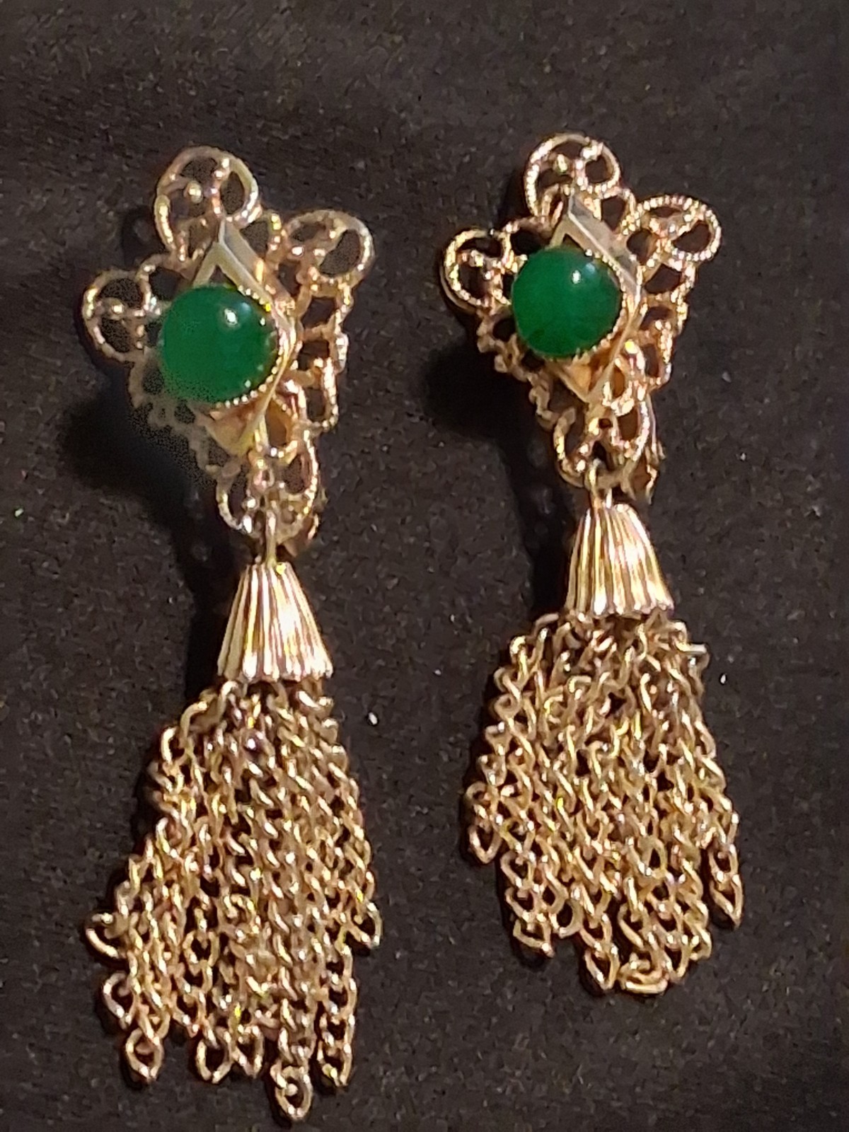 Vtg 1972 Sarah Coventry PEKING Gold Filigree Green Faux Jade Tassel Earrings