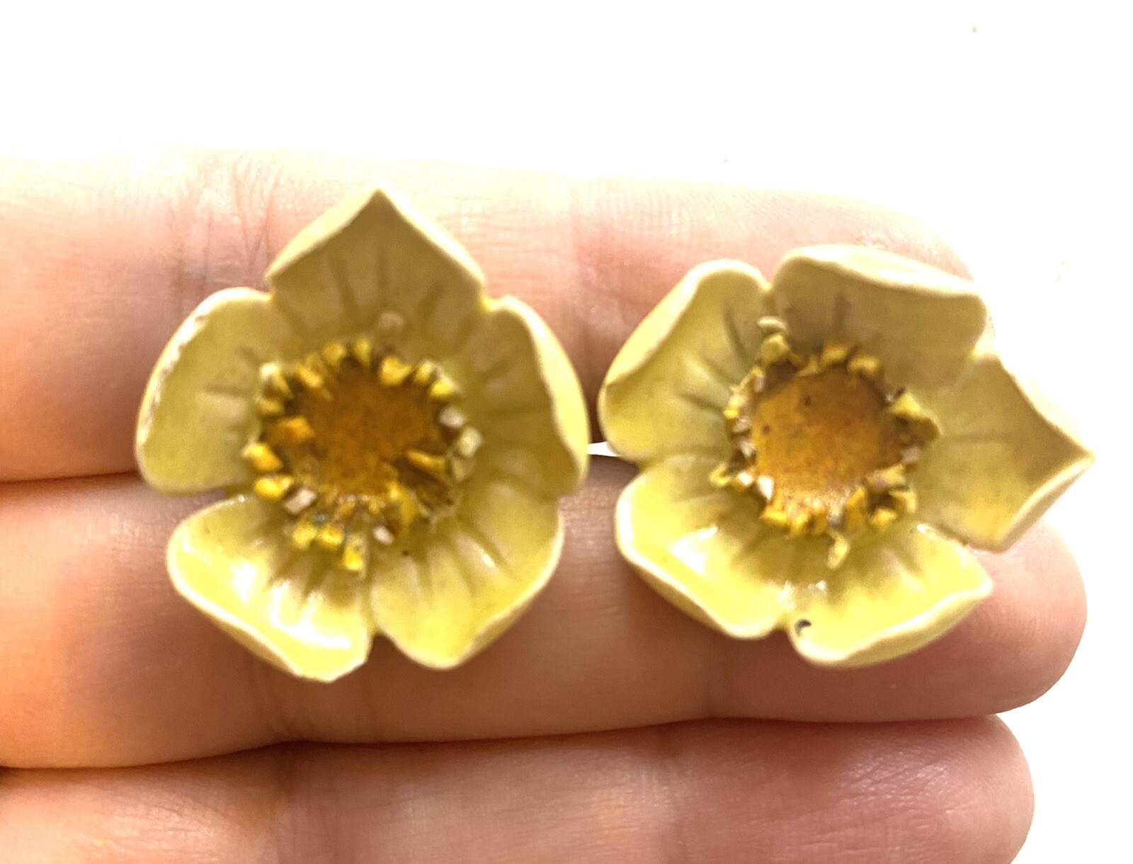 1.167 Vintage earrings with screws, ceramic flowers, yellow enamel