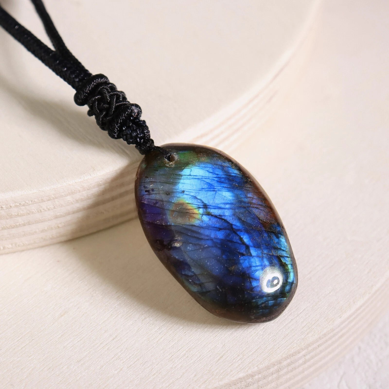 Natural Labradorite Amulet Oval Pendant Healing Energy Women Men Necklace