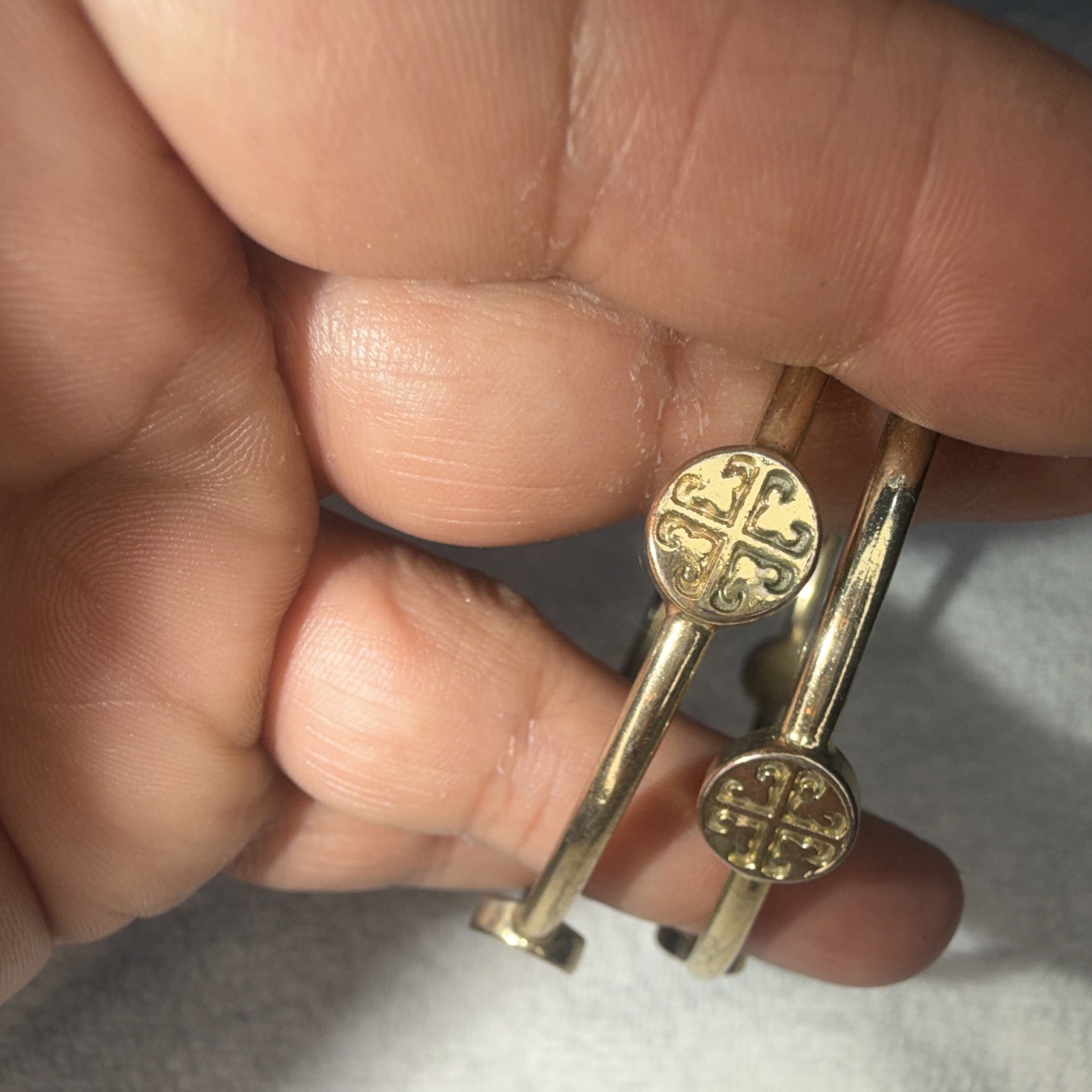Gold Tone Round Hoop Earrings Hinged Snap Closure Cross Pattern No Stone