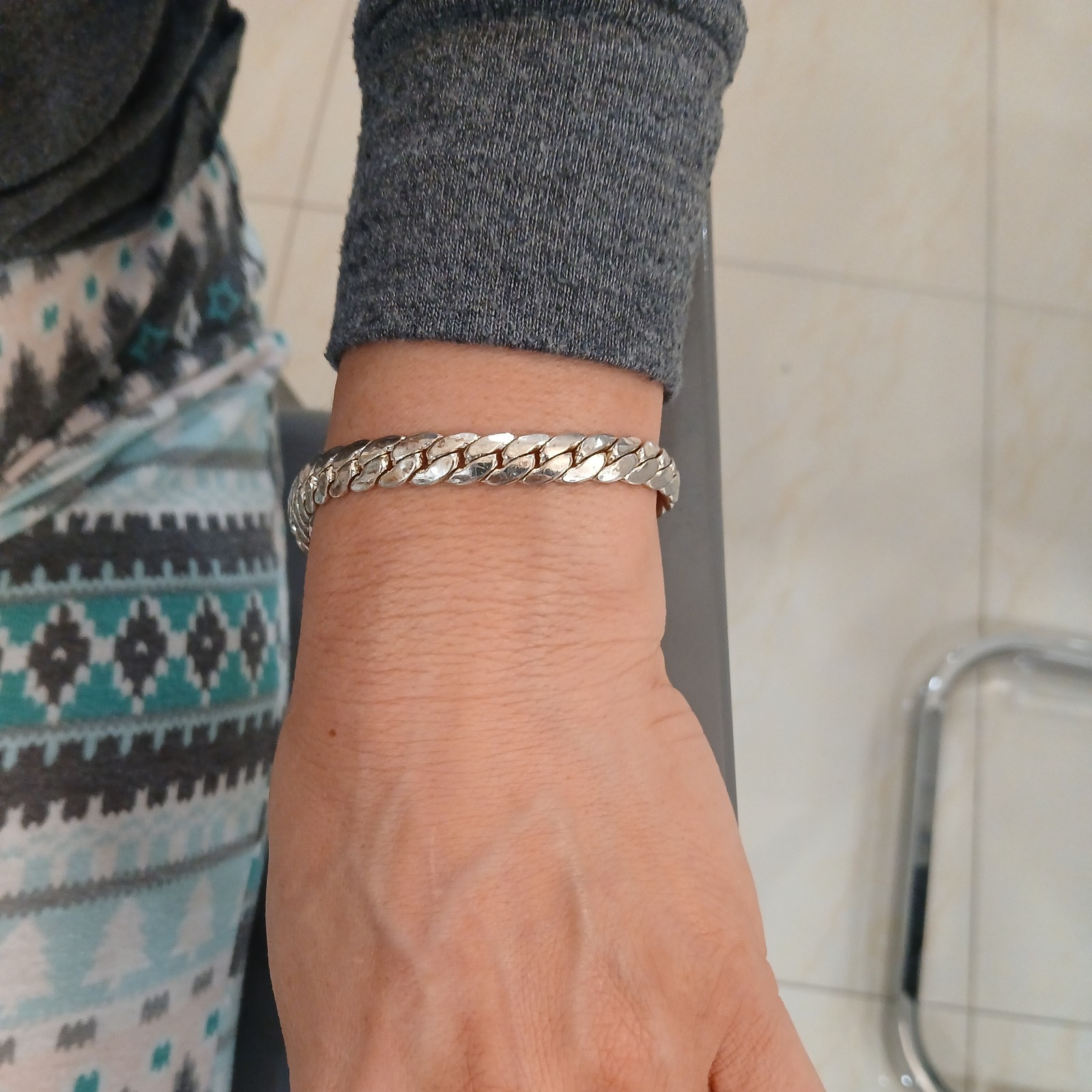Silver Cuban Stile Brazalet Whit Rodium Plate.