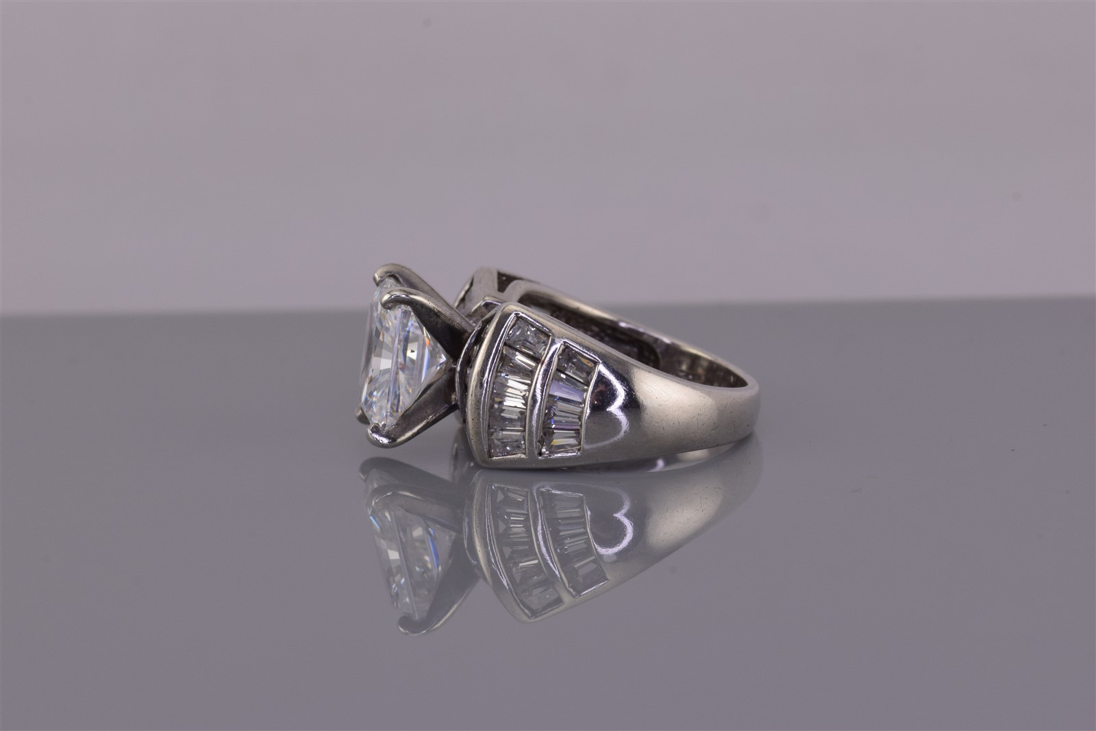 Sterling Silver Emerald Cubic Zirconia Baguette Channel Set Band Ring 925 Sz: 6