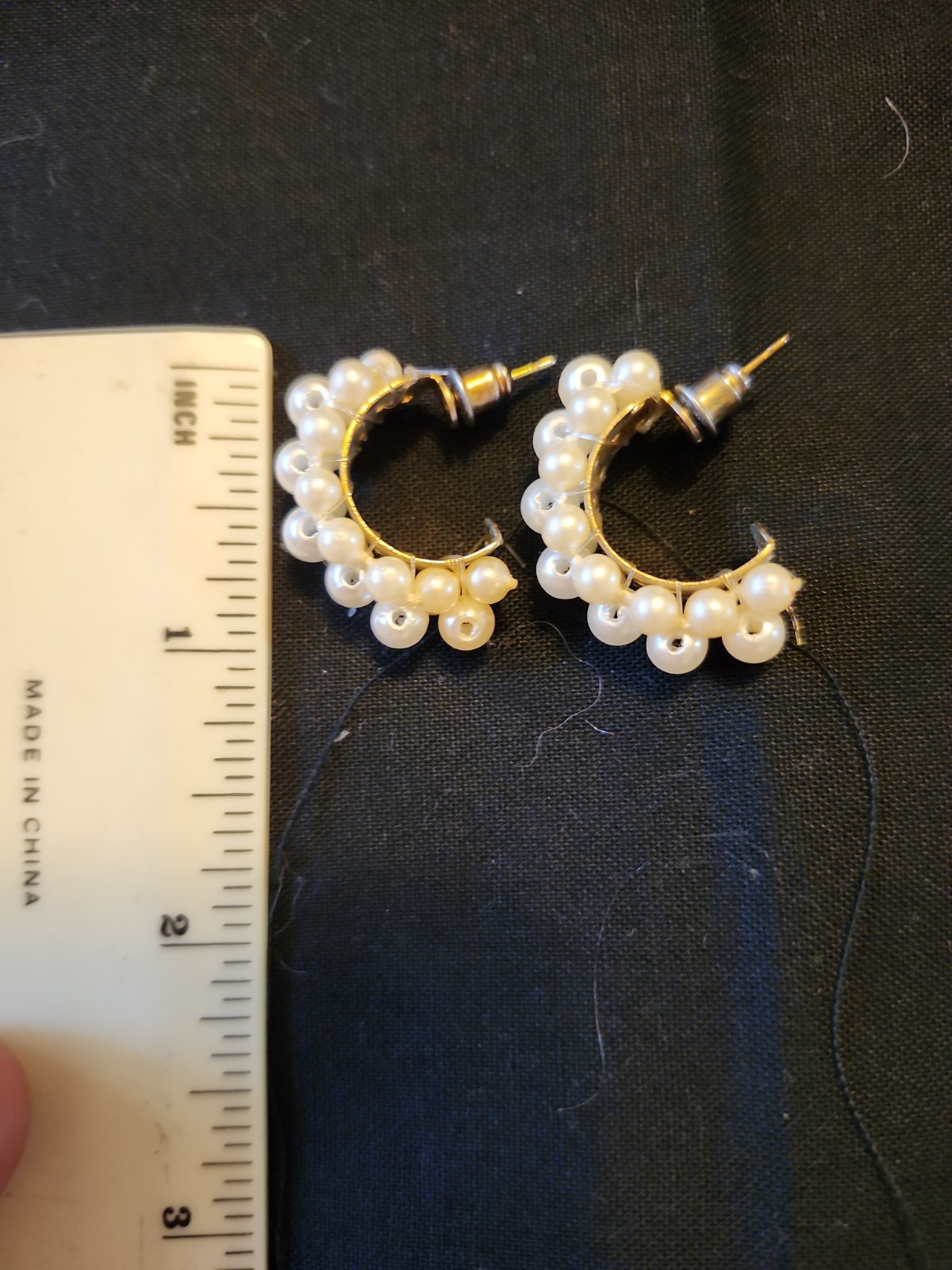 Sauce pearl cluster c shaped hoop earrings,
