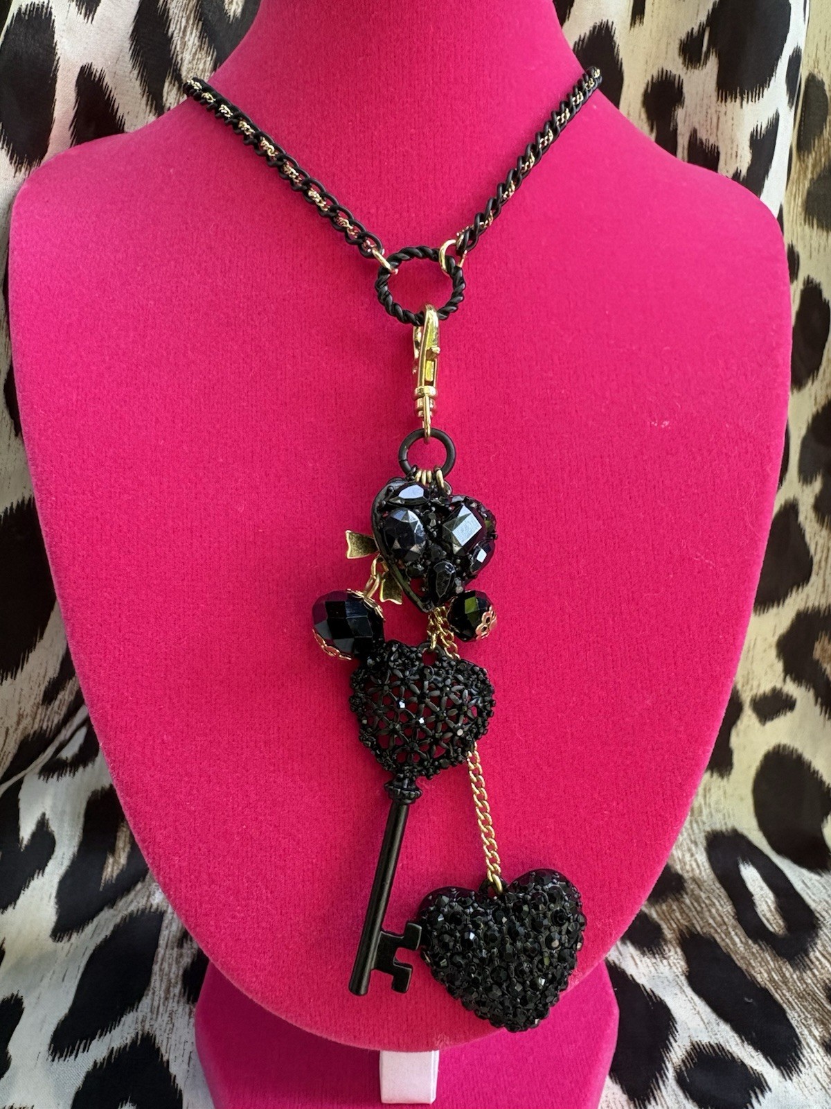 Betsey Johnson Black Matte Heart Key Crystal Jewel Daisy Gold Charm Necklace