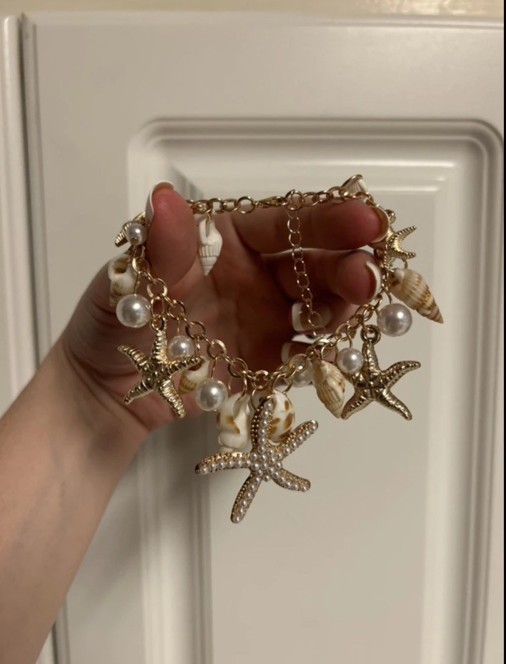 Women’s bohemian starfish and shellfish beach bracelet suitable for summer