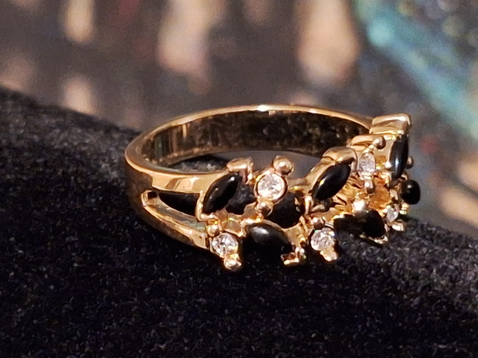 Gold Tone Filigree Ring Band Clear & Black Unknown Stones