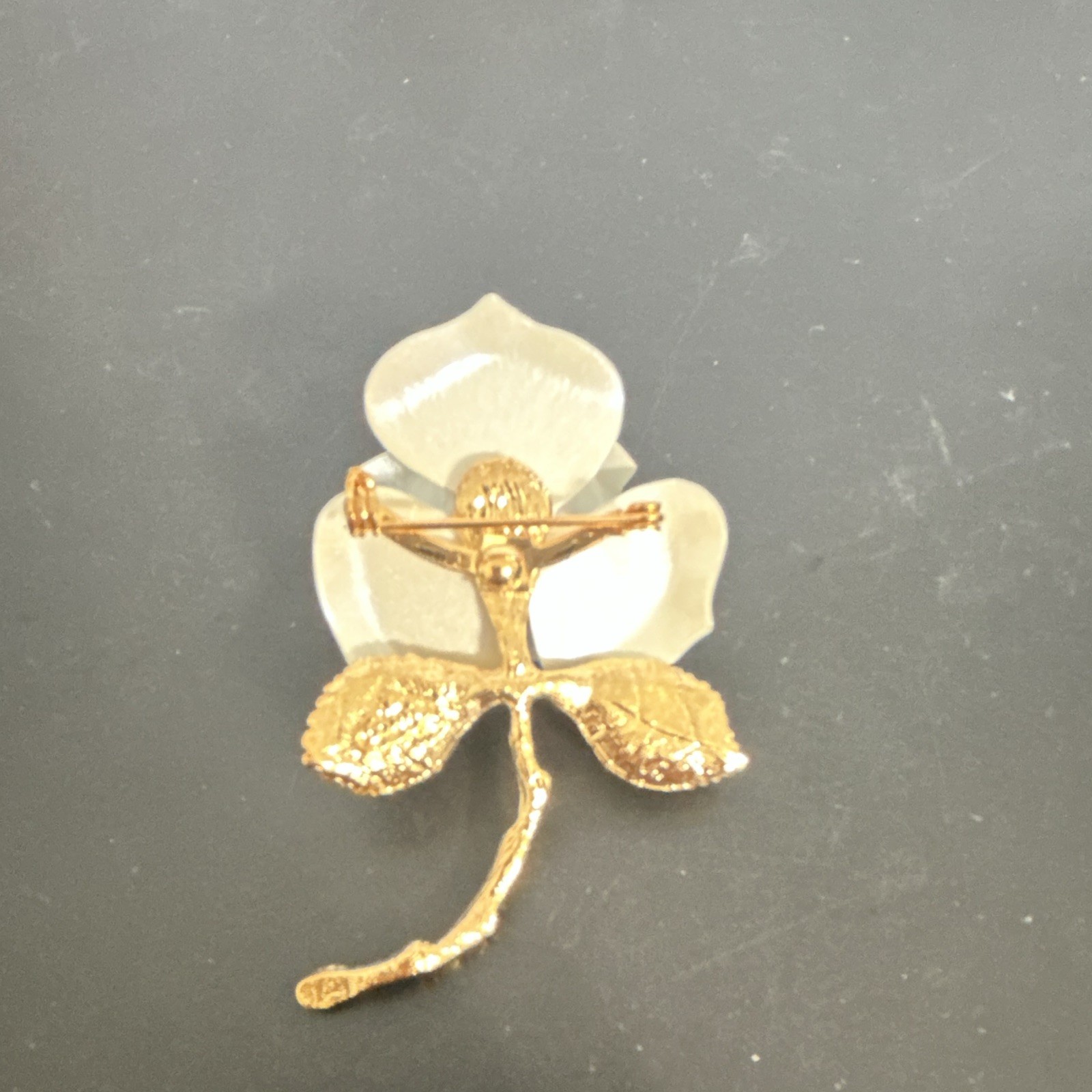 White Rose Flower Brooch Pin Gold Tone Metal & Plastic, No Stone