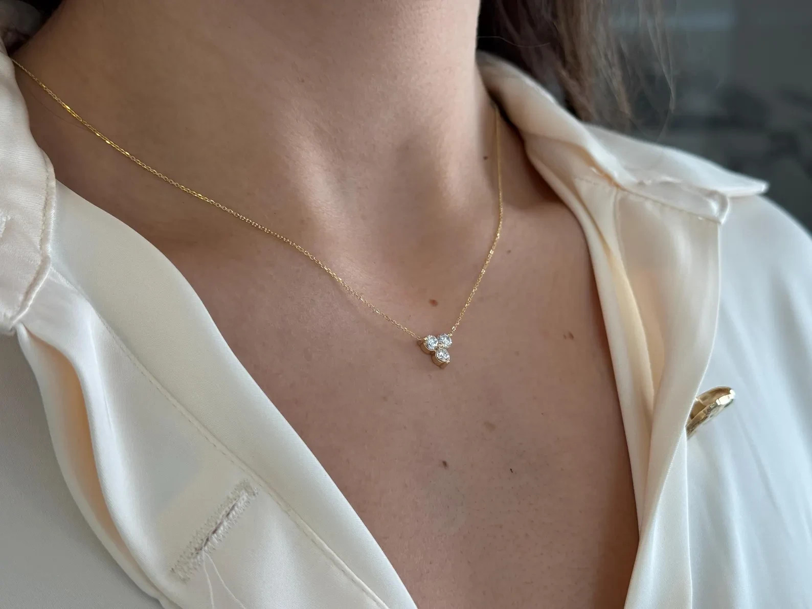 Lab Grown 1.00 Ct Round EF VS Diamond Flower Cluster Necklace in 14K Yellow Gold