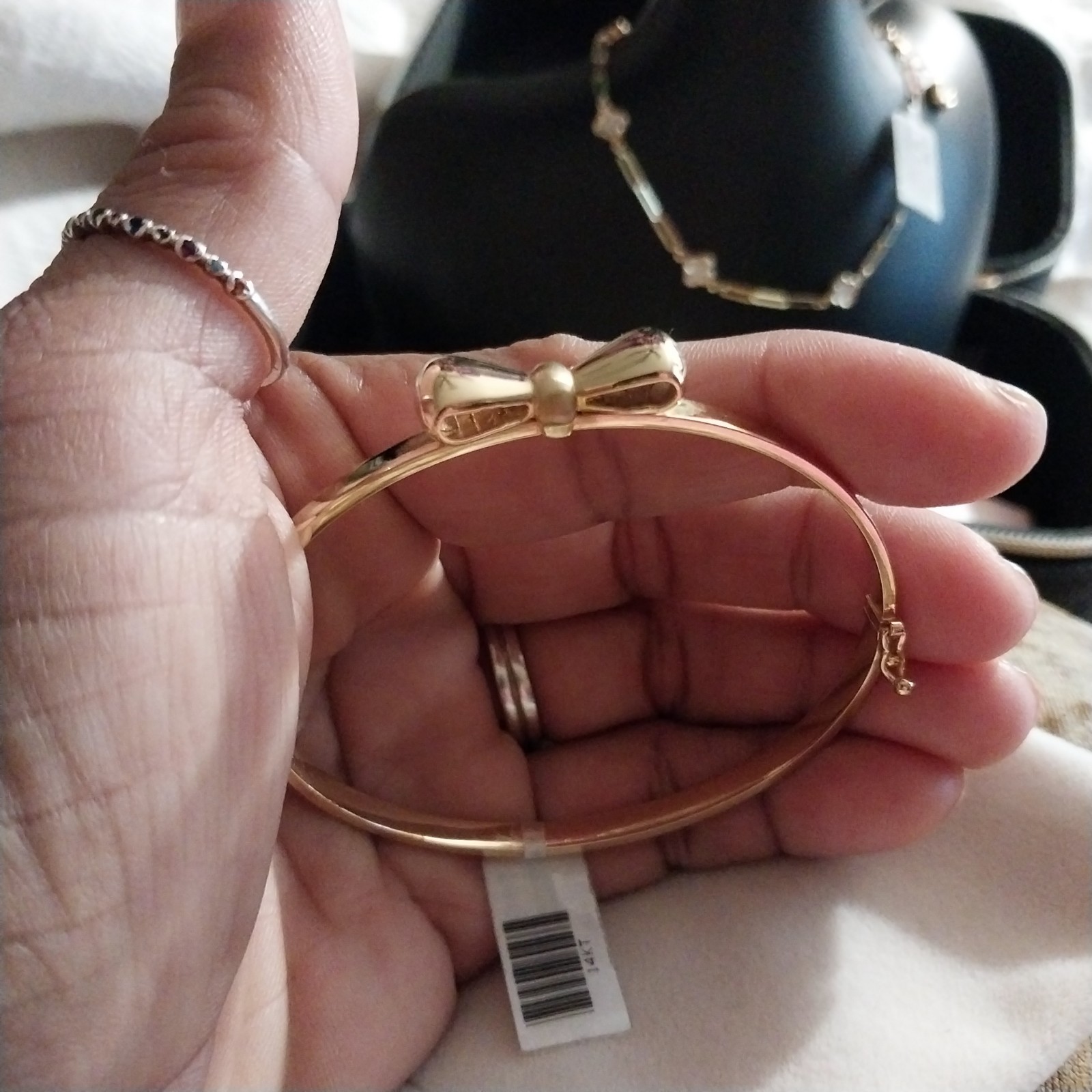 Gold 14k yellow Bow Bracelet Bangle, Hinged Closure, No Stone, Beauty Theme