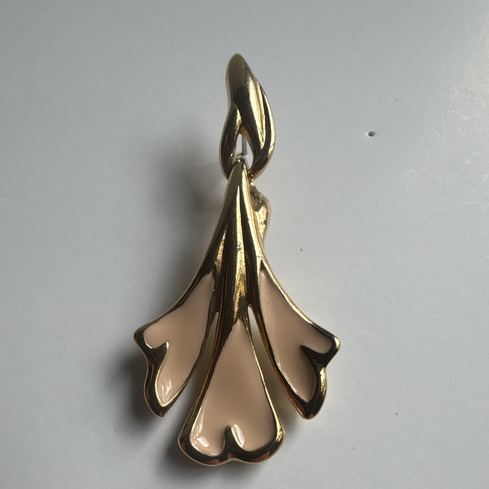 Vintage Crown Trifari Signed Pink Enamel Flower Gold Tone Dangle Earrings