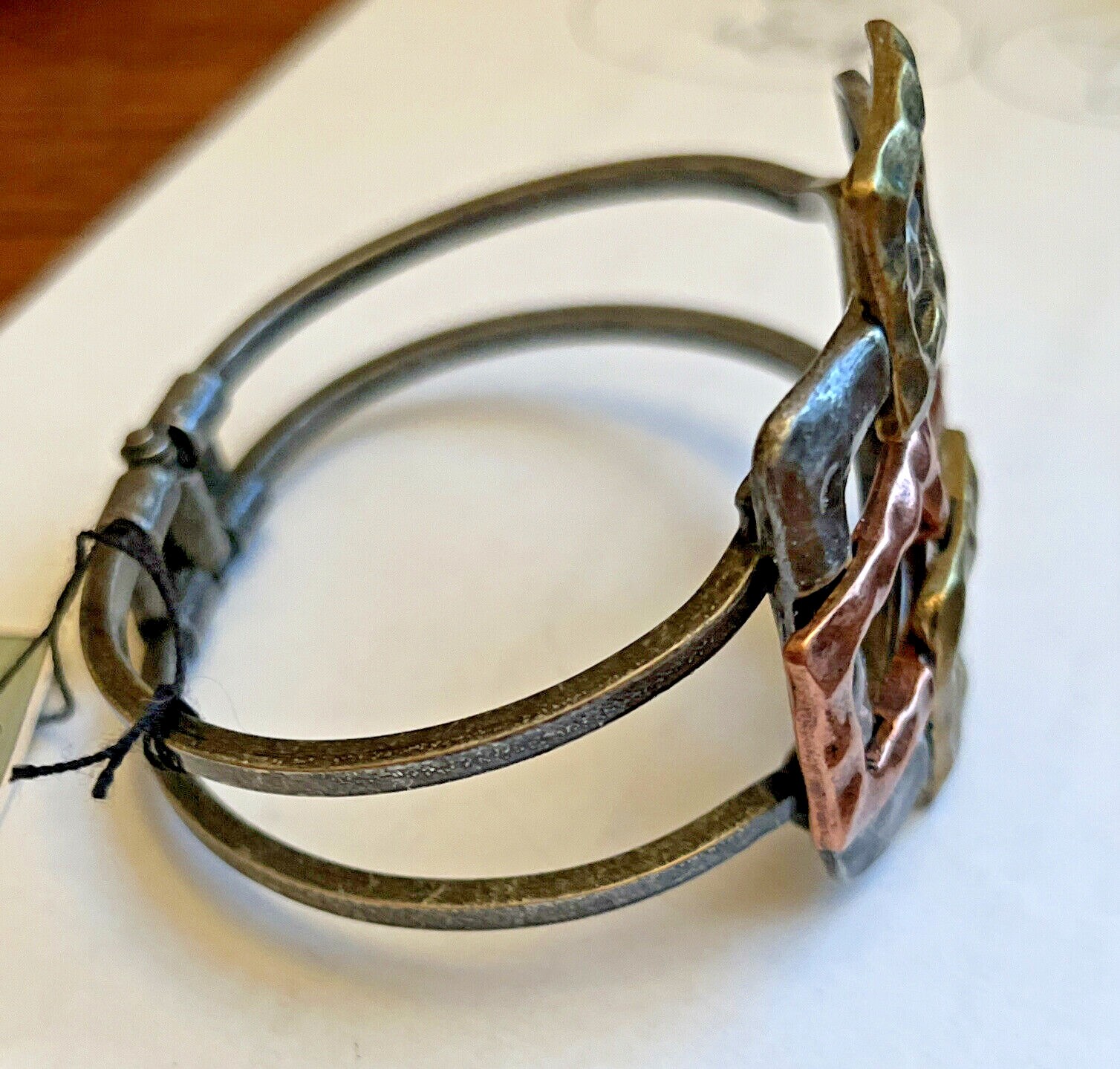 NEW!! Geometric shaped gunmetal multi toned hinged bracelet 7-8 inch