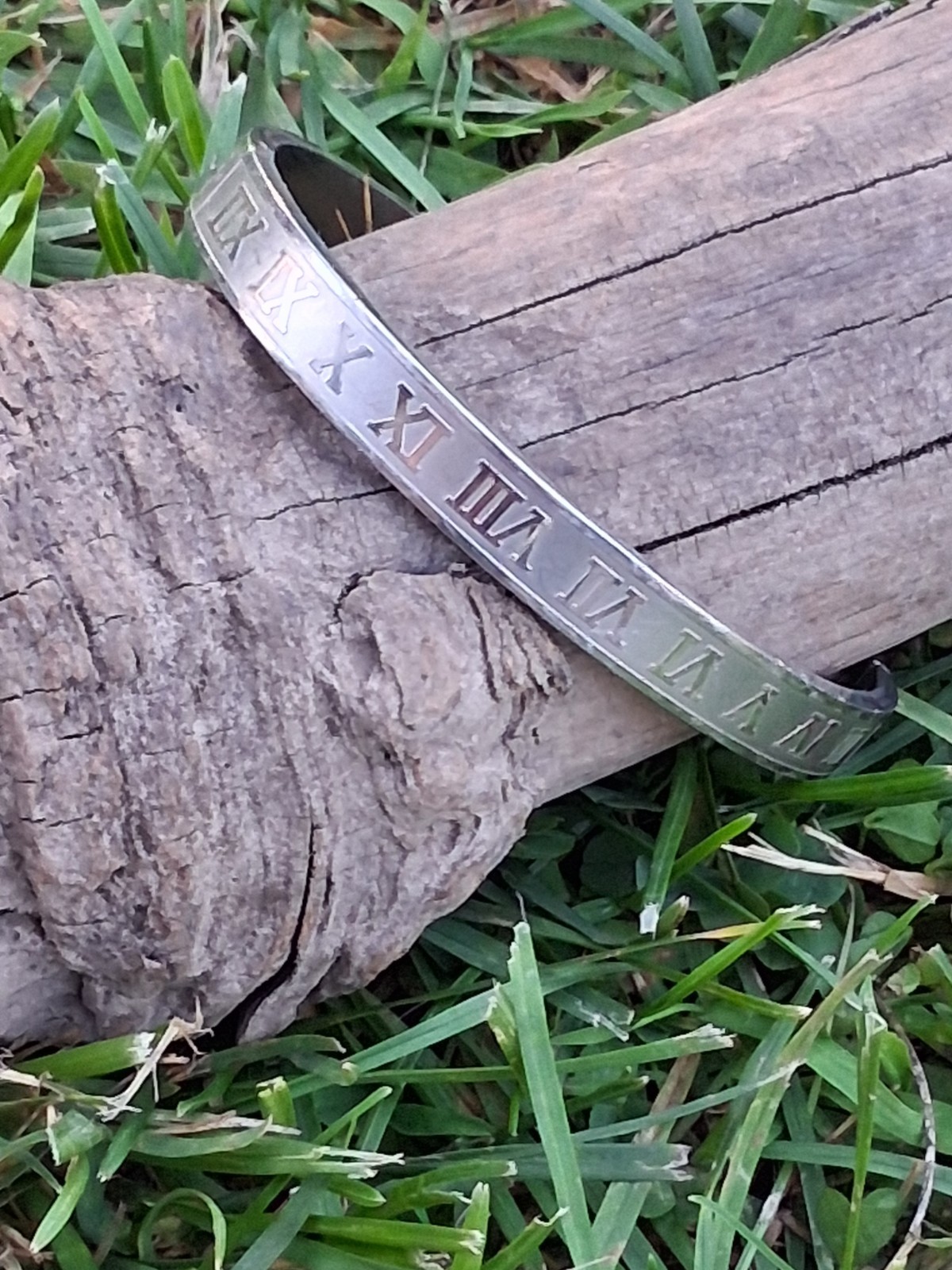 Stainless Steel Roman Numeral Hinged Bracelet For Men Women