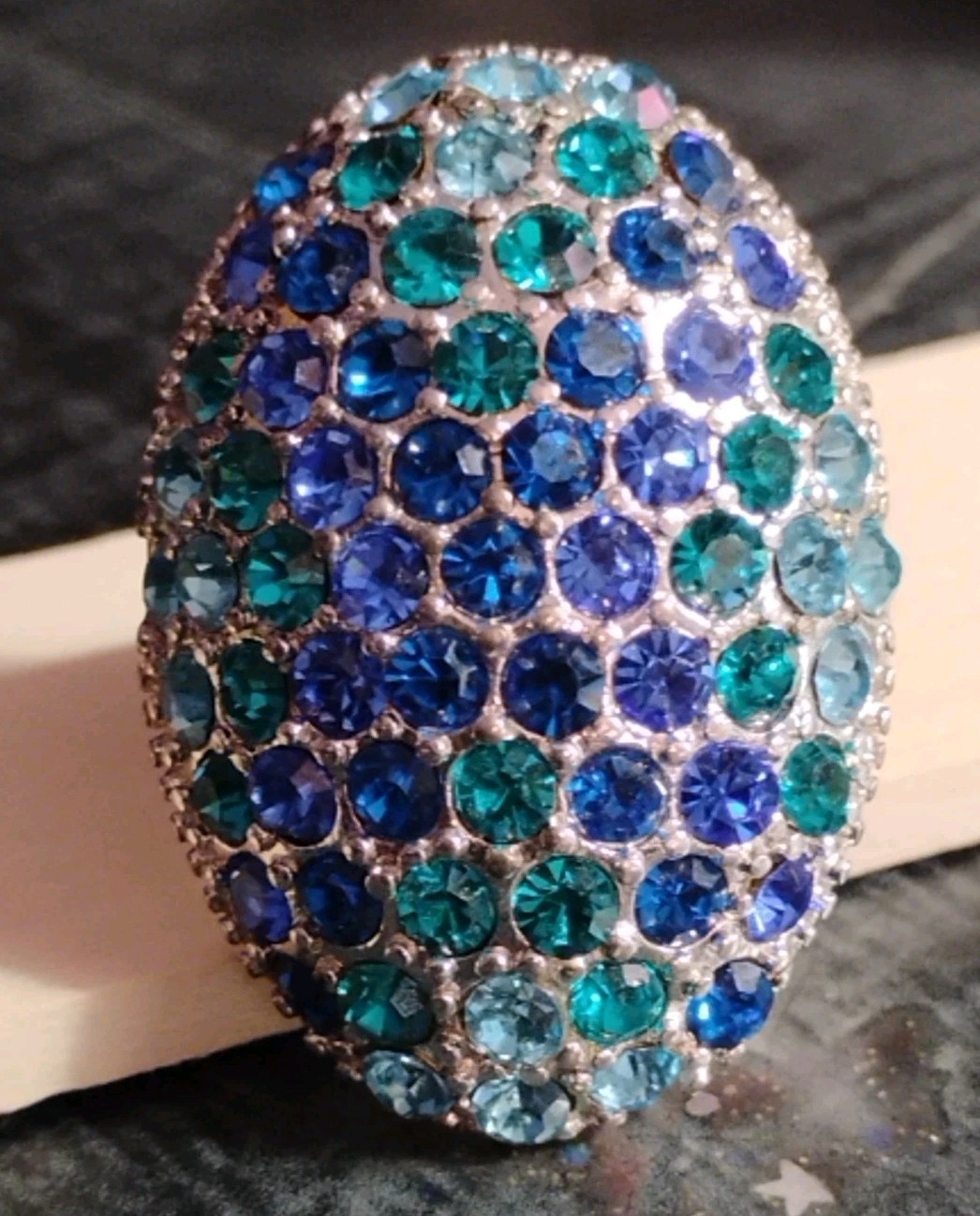 Sparkling SEA TONES! Sz 7 Stretch Large Blue Green/Blue Rhinestone Cocktail Ring