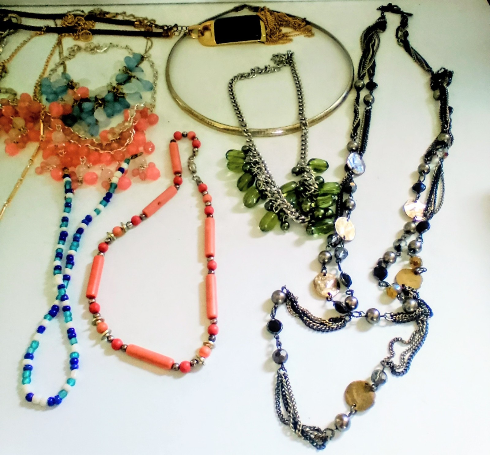 Necklace Lot Vintage And Fashion Assorted Brands Styles And Colors 33 Pieces