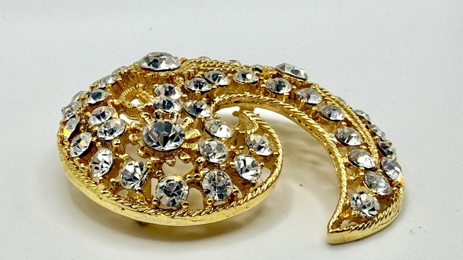 Vintage M.JENT Gold Tone Clear Rhinestone Swirl Paisley Brooch Pin Signed