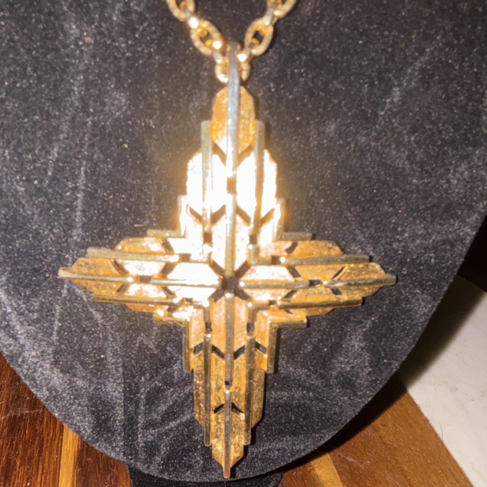 Gold Tone trifari Chain Necklace Cross Charm Pendant Religious Theme