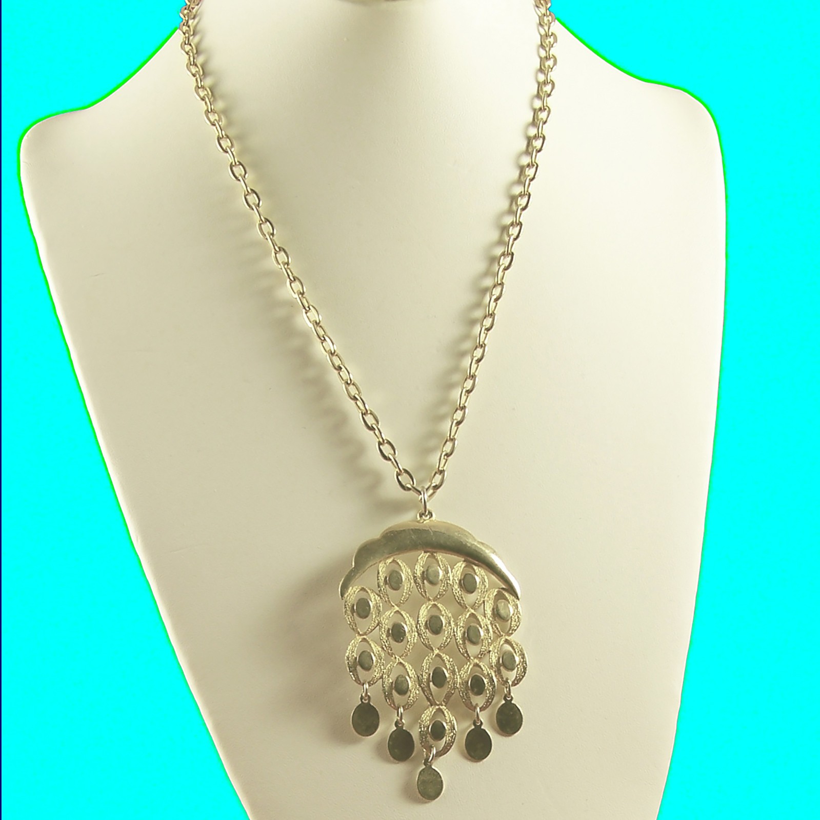 Waterfall Style Bib Necklace Goldtone Chain Filigree Oval Dangle Links 23″ Long