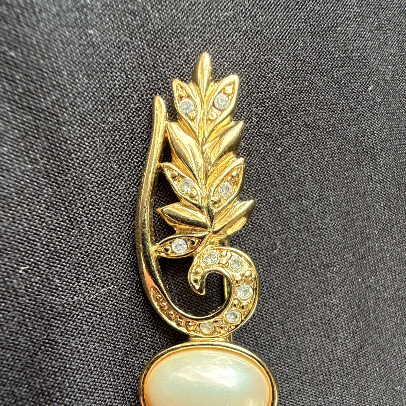 Vintage Trifari Signed Gold Tone Leaf Scroll Bar Brooch Pin Oval White Cabochon
