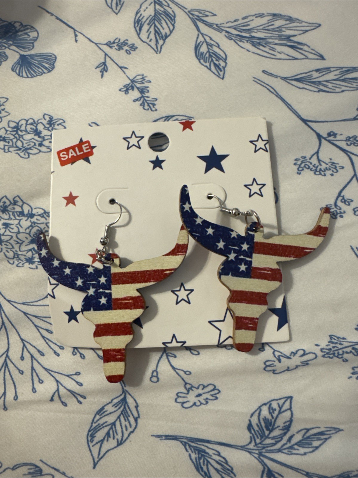 UNBRANDED WOMANS 4TH OF JULY EARRINGS
