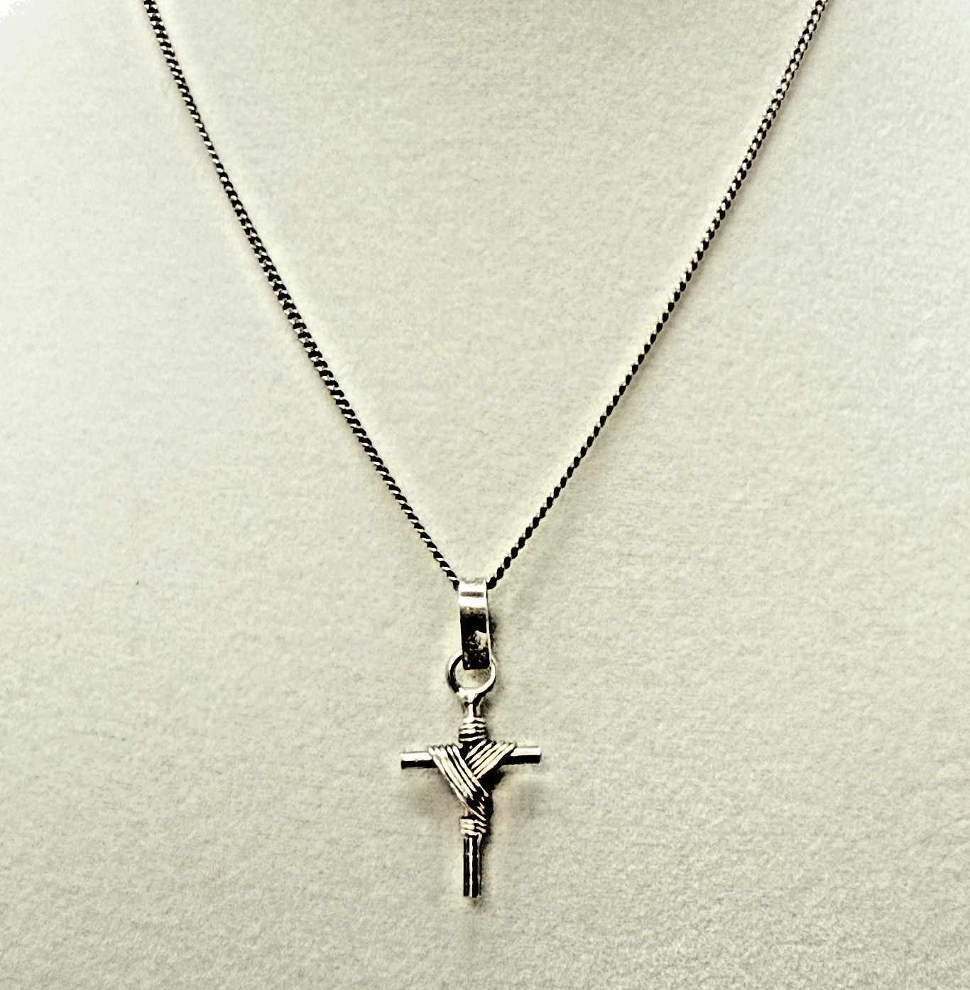 Vintage Mexican 925 Sterling Silver Dual Artisan Crucifix Cross Pendant Necklace