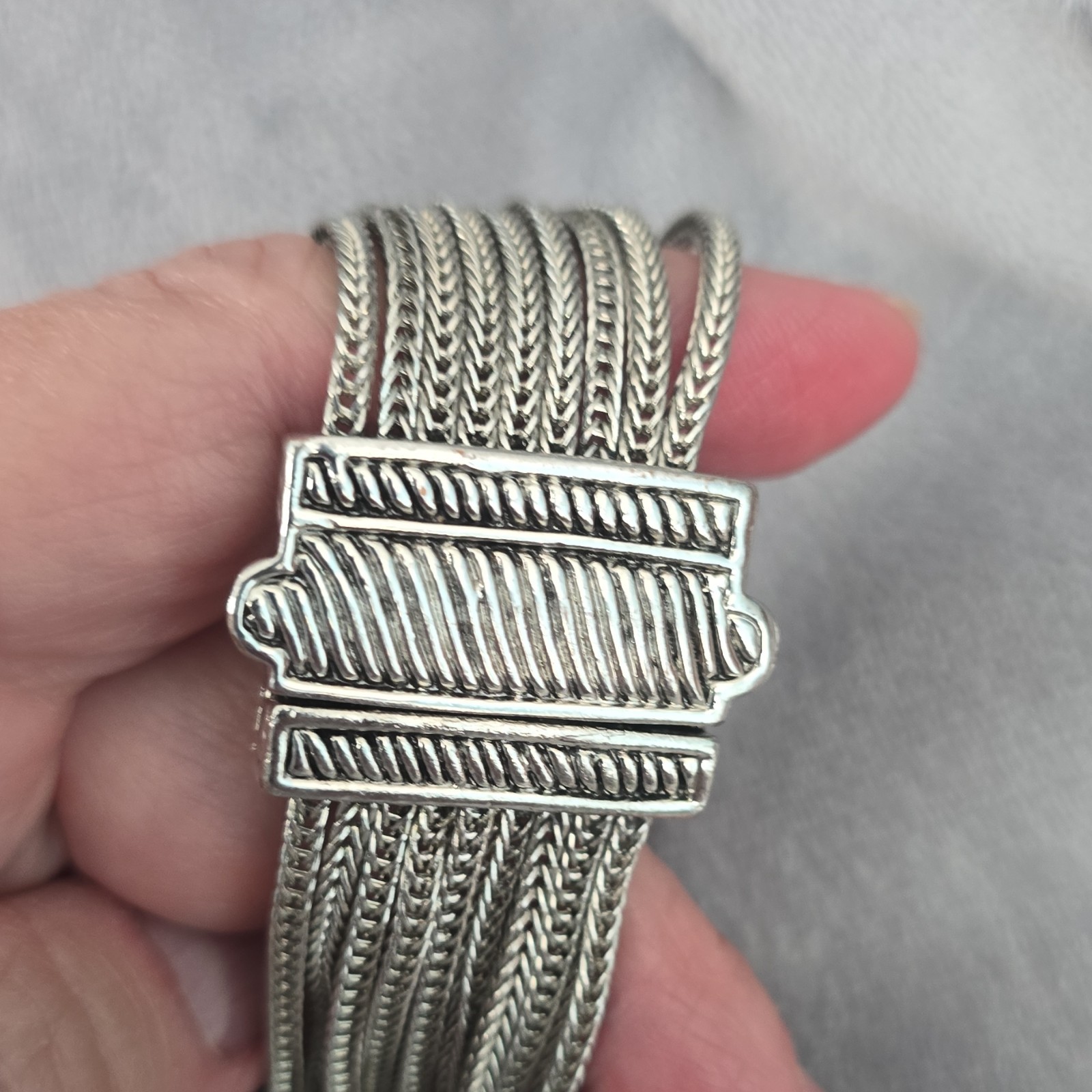 Silver Tone Multi-Strand Spiga/Wheat Chain Bracelet, Filigree Center, Box Clasp
