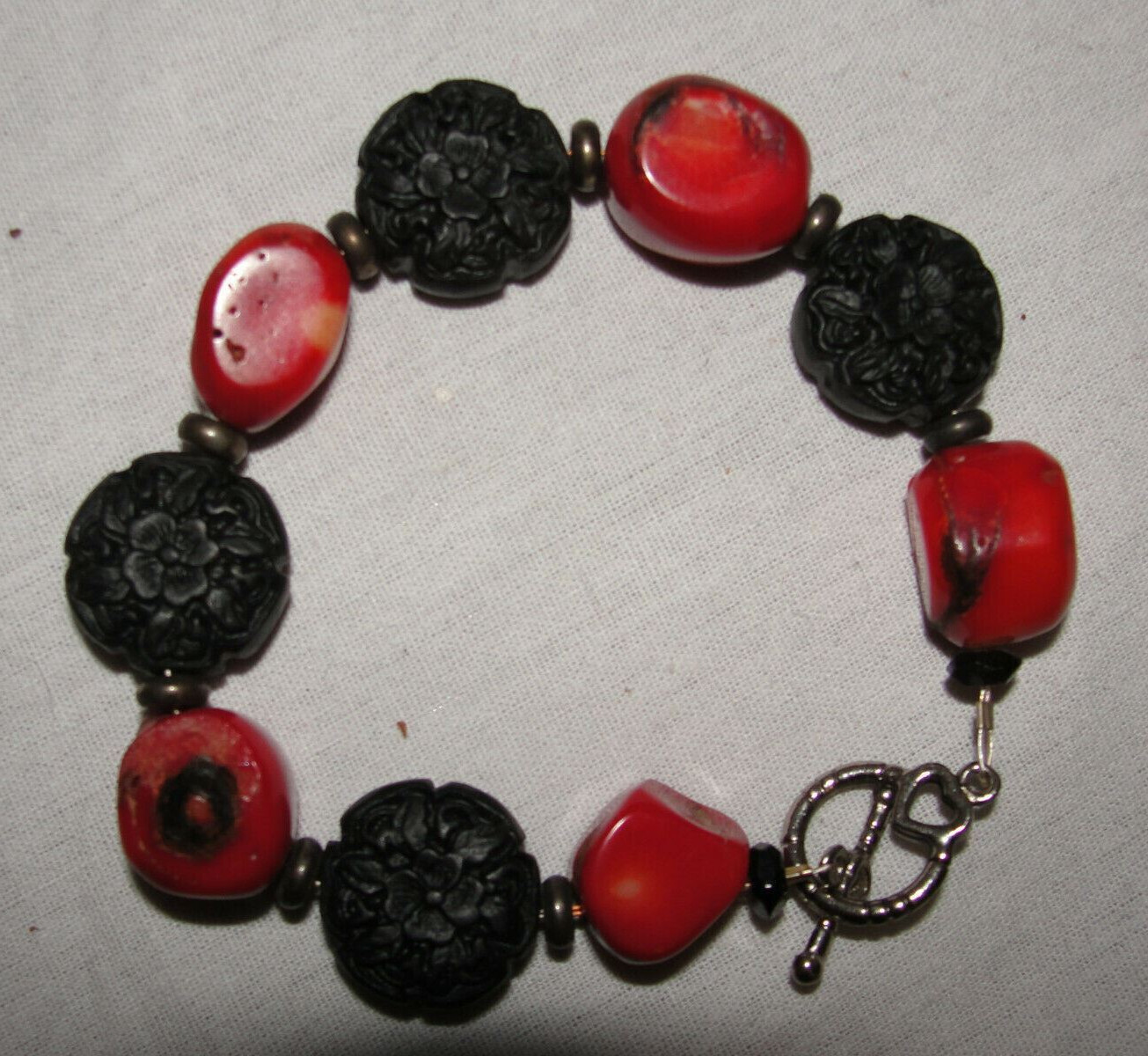 Red & Black Floral Etched Stone Beaded Toggle Closure Bracelet 8-inch Long
