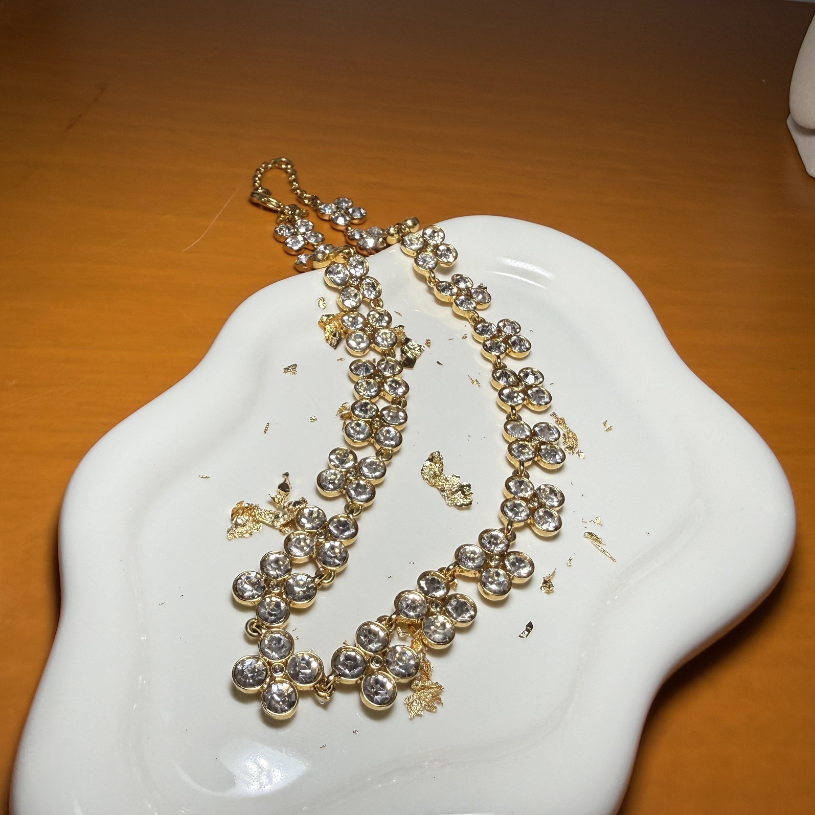 ANN TAYLOR GOLD TONE RHINESTONE NECKLACE EXCELLENT CONDITION 18” ADJUSTABLE