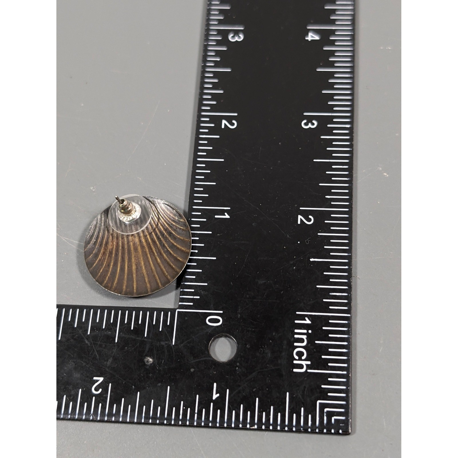 Bronze Tone Scallop Shell Earrings Ribbed Sunburst Art Deco Style Pierced