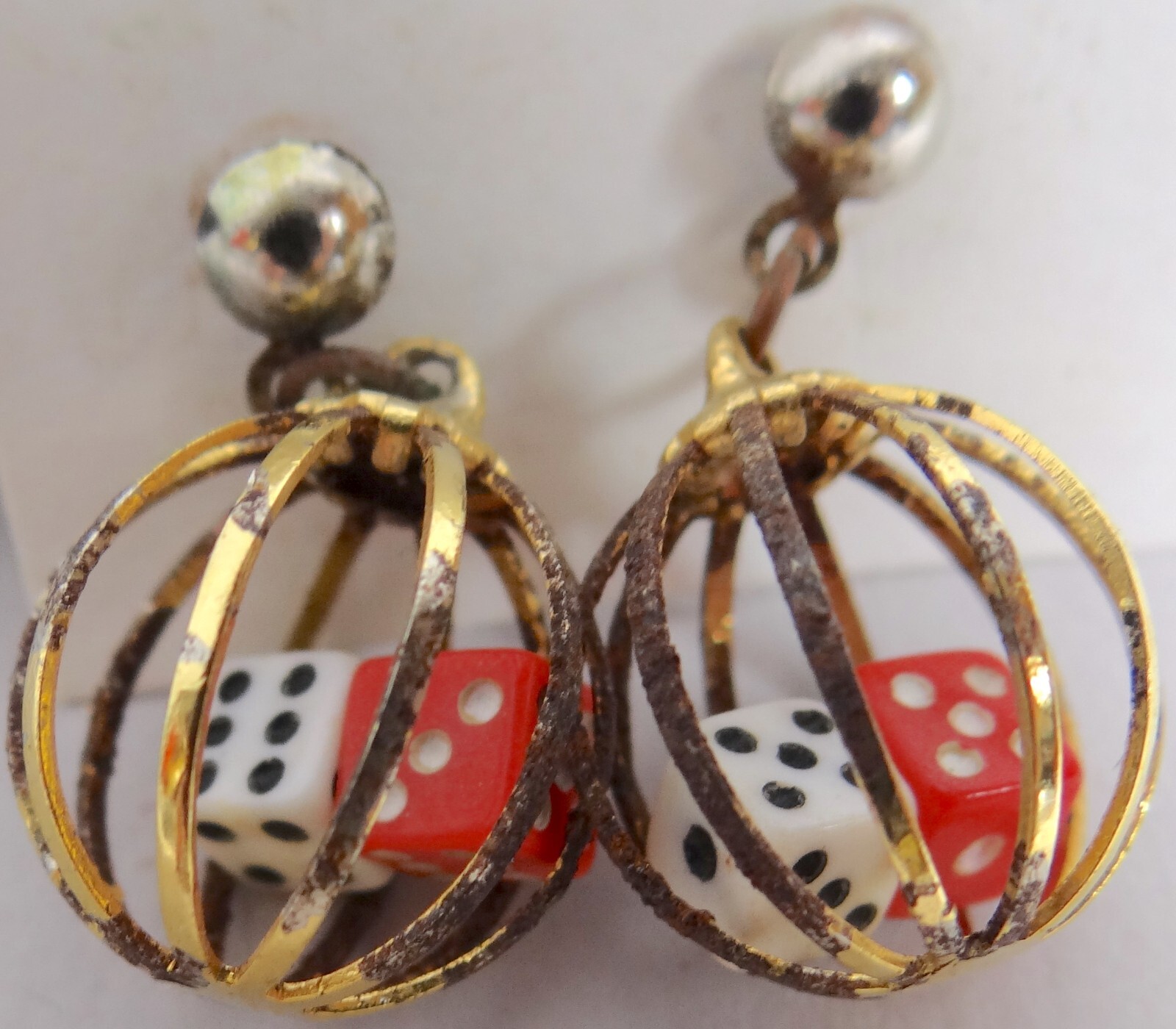 Vtg Caged Dice Earrings Casino Gambling Gold Tone Pierced Red White Plastic Die