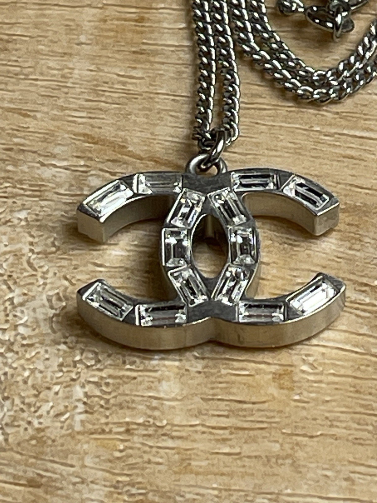 Authenticated Chanel Logo Crystal Glitter Pendant Necklace