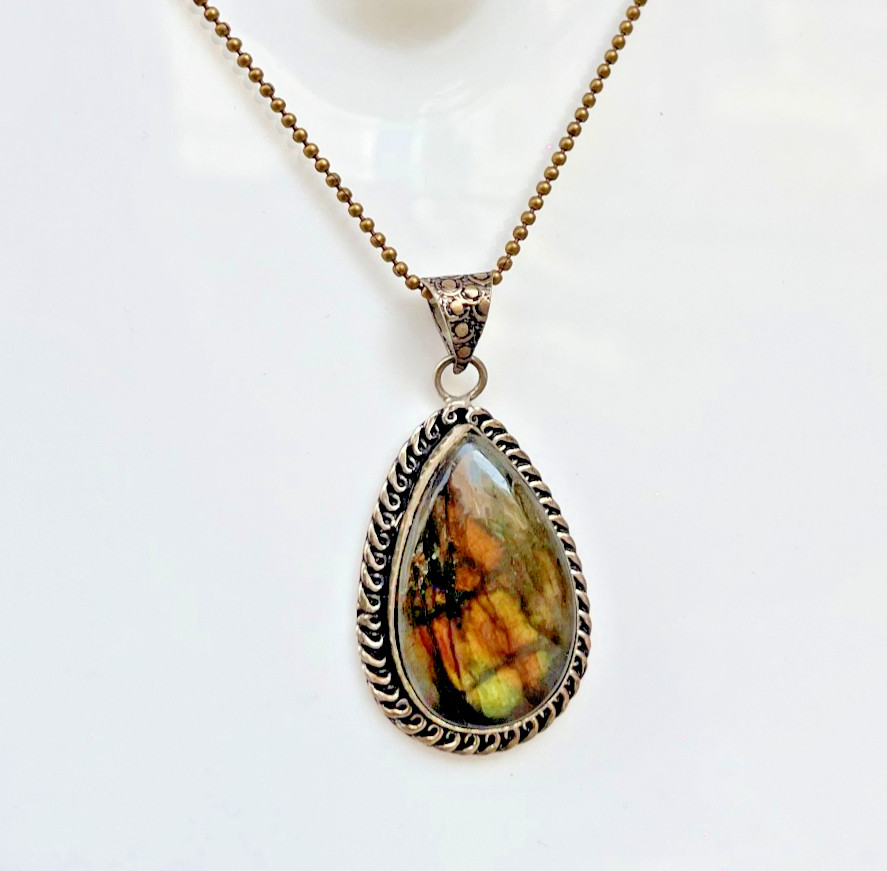 Natural Labradorite Pear Pendant Necklace 24″ Chain Healing Crystal Jewelry