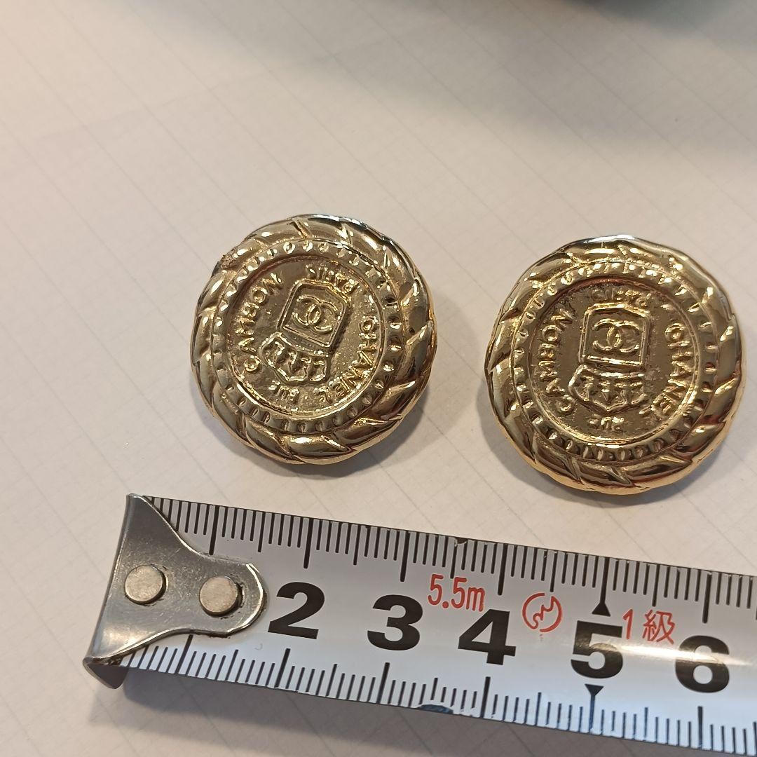 Chanel Earrings with stamp, no accessories