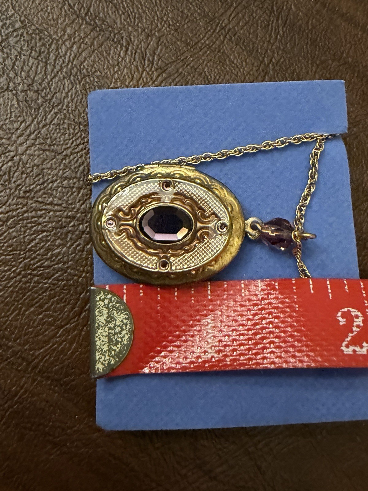 Avon Rep Club Recognition Rose Circle Necklace Female 2001-2002 Gold Tone In Box